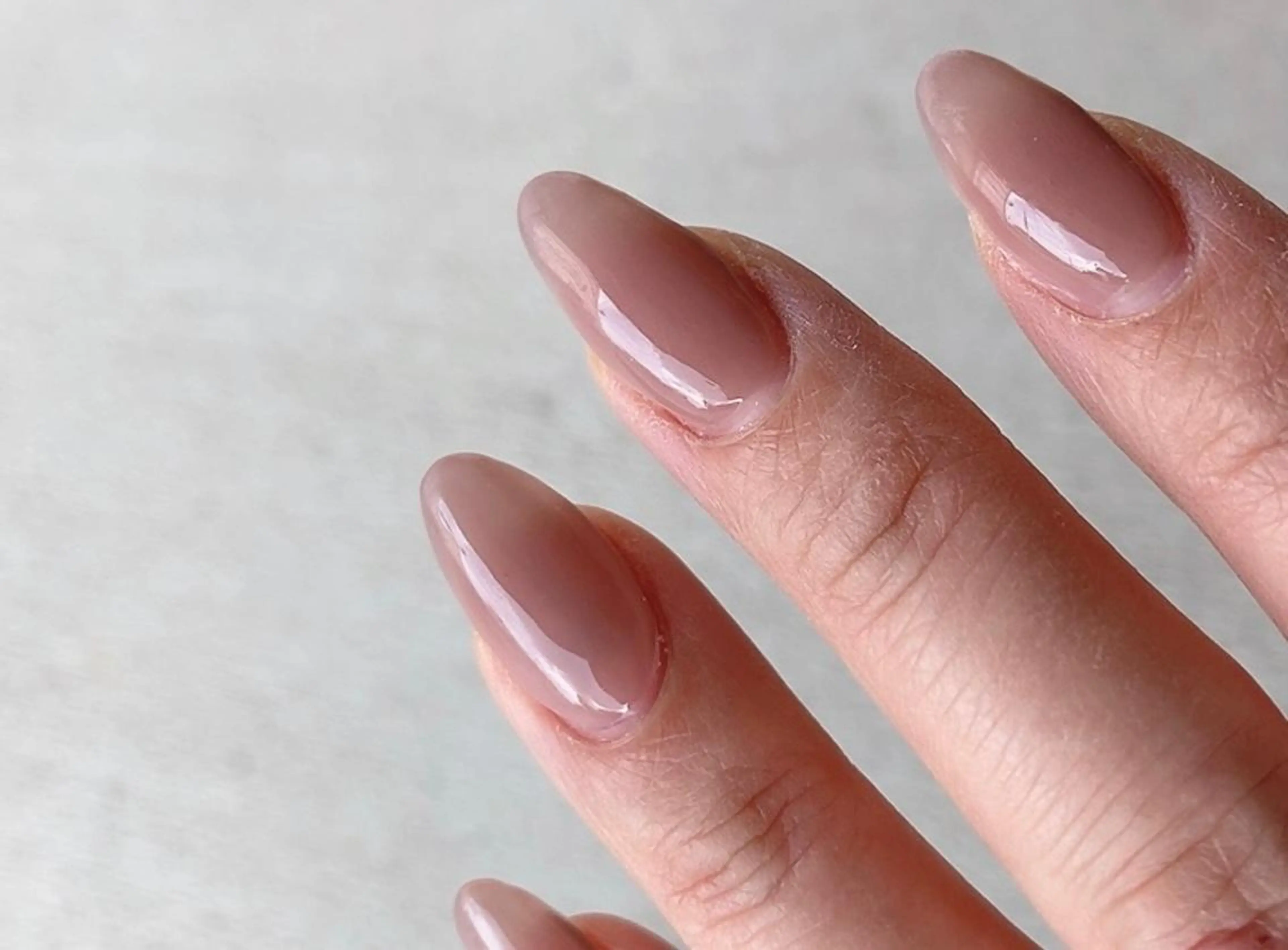 ネイル 長さ出し 𝐴𝑁𝑈𝐸 トラブル爪育成専門のネイルデザイン