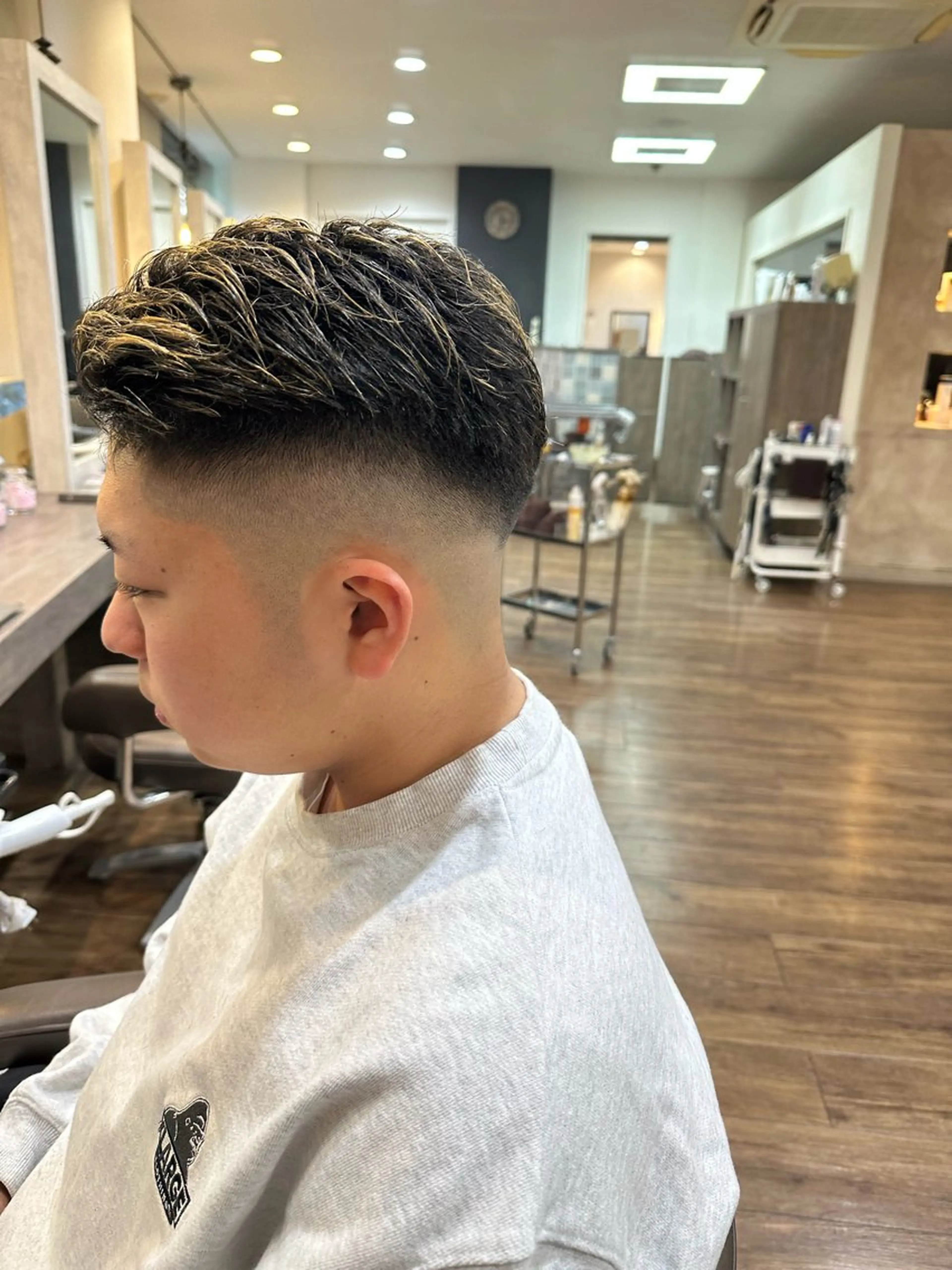 ショート メンズ フェードカット スキンフェード 小川 音哉「fluer」のヘアスタイル