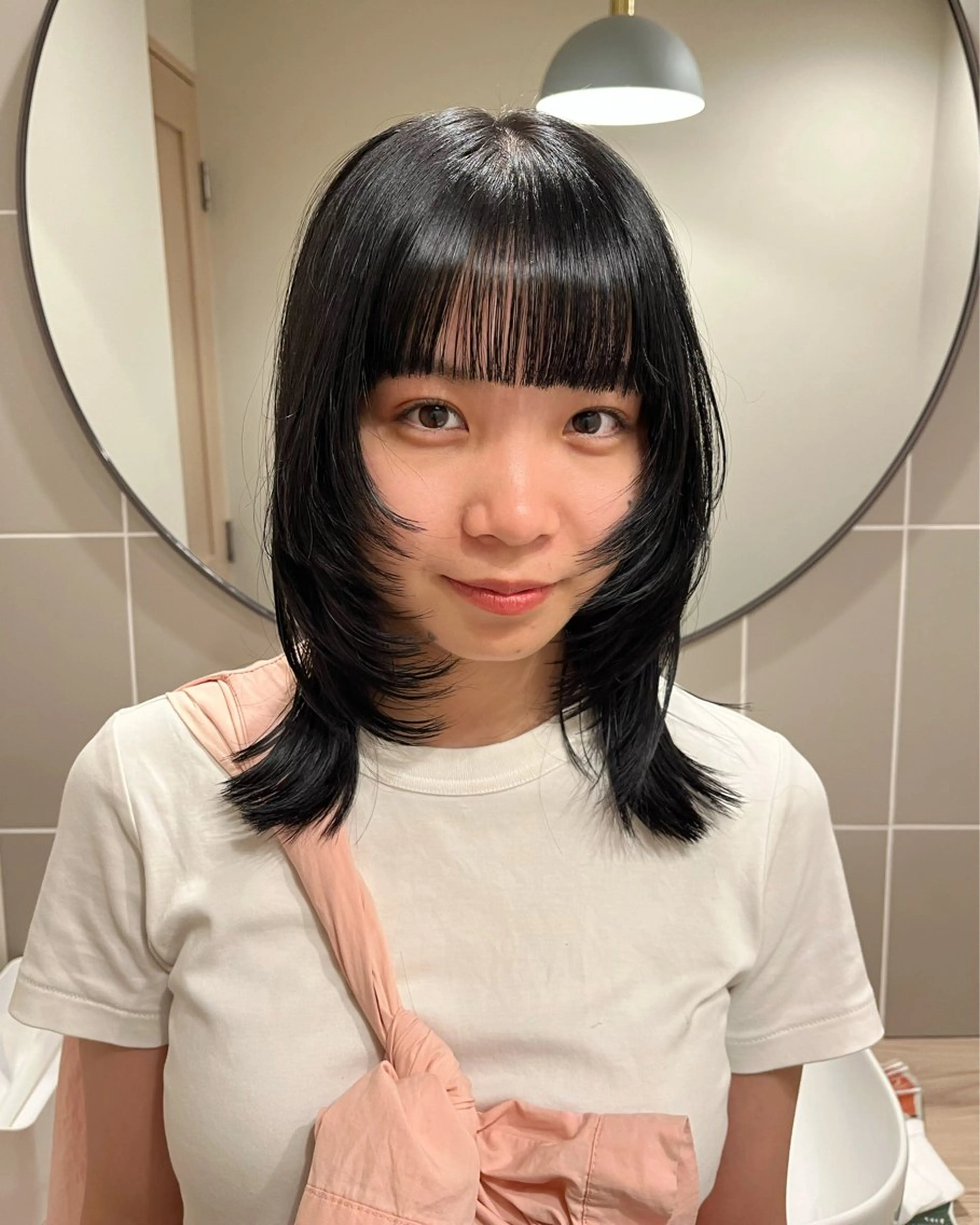 ミディアム 顔まわりレイヤー レイヤーカット FILMS所属・宮城 星のヘアスタイル