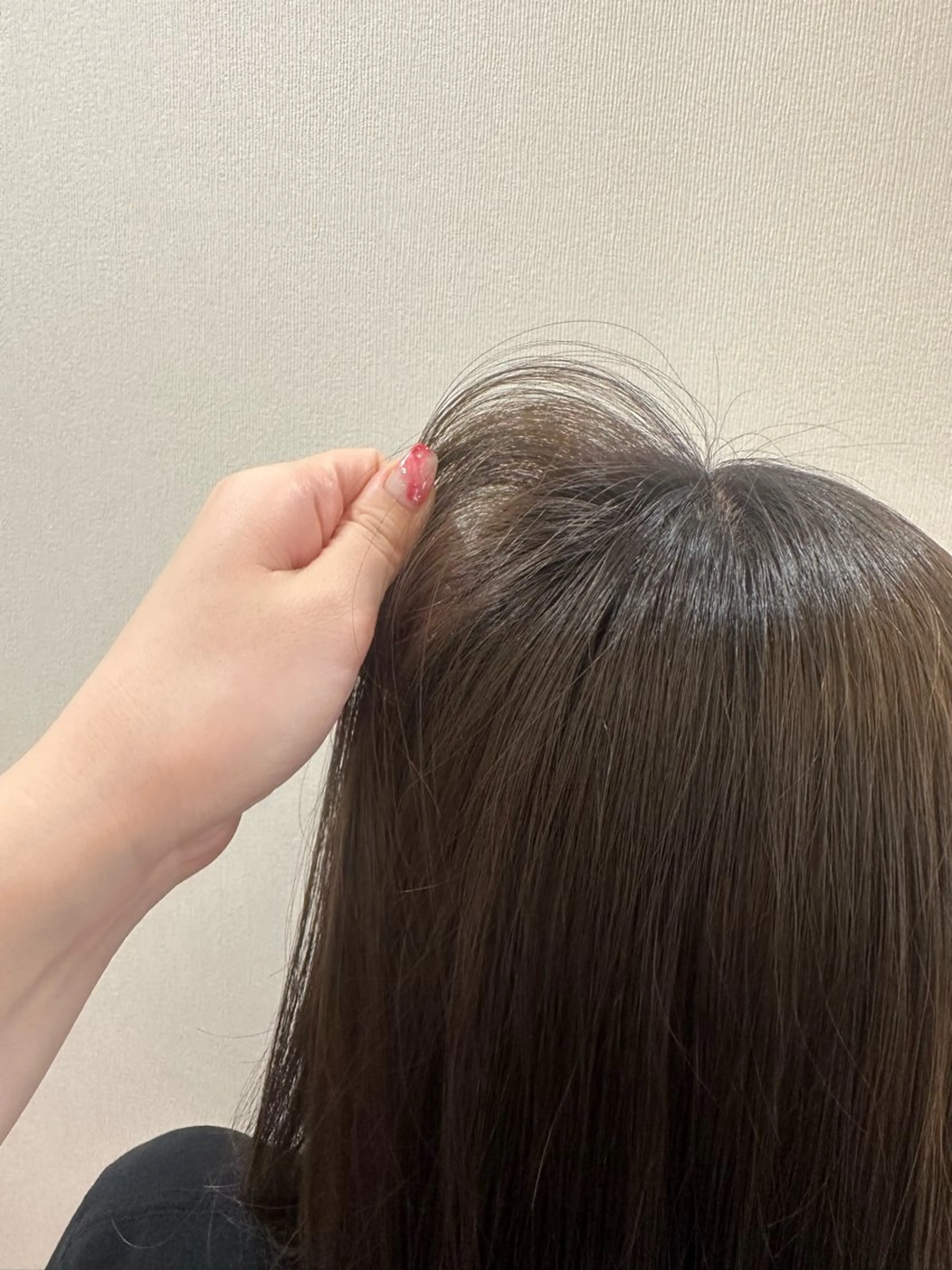 ミディアム カラー ベージュカラー ブリーチ オリーブベージュ ヘアカラー トリートメント ハイトーン/縮毛矯正 /艶カラー/mikuのヘアスタイル