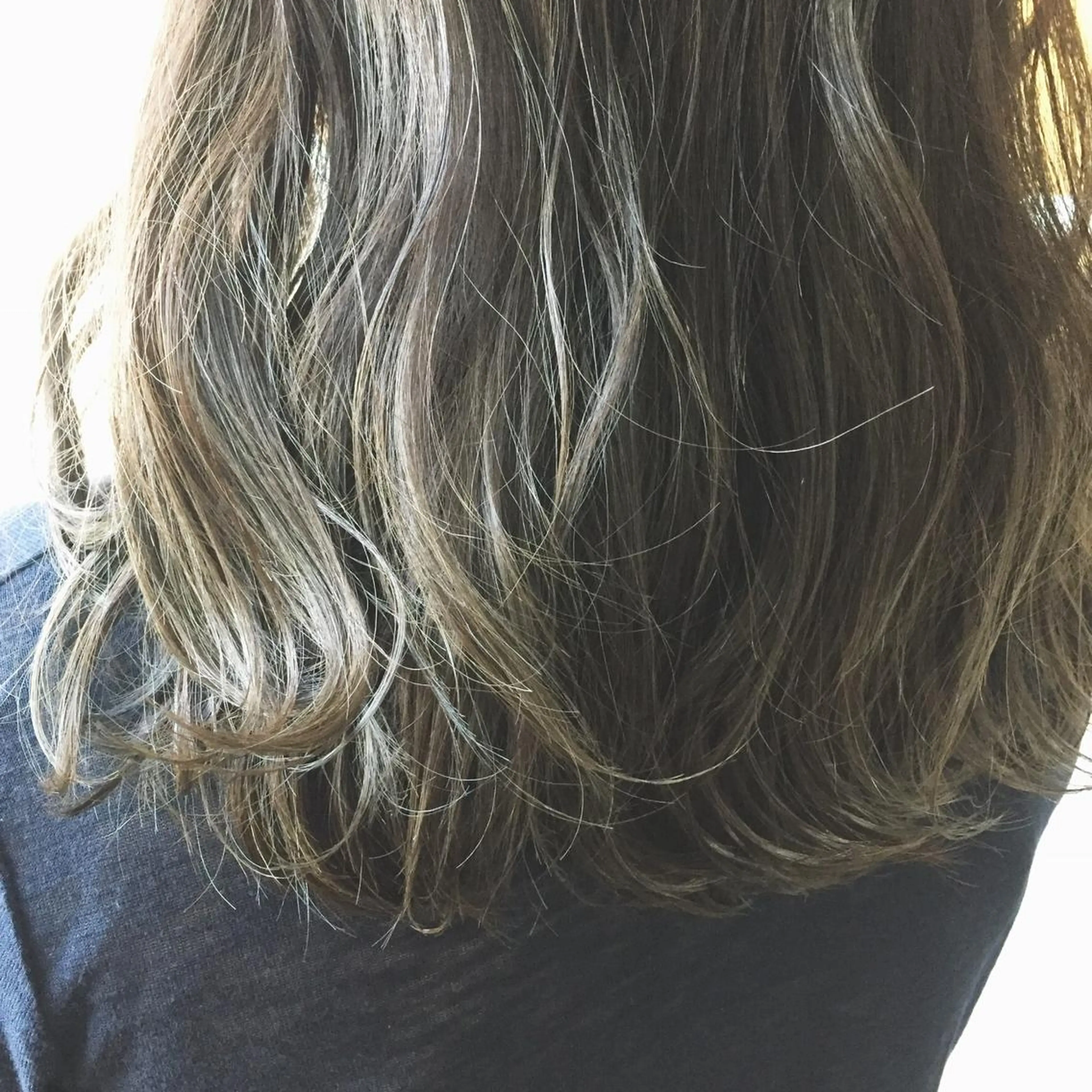 ミディアム カラー ブルーカラー ブルージュ 透明感カラー ハイライトカラー ハイライト 小木曽智美 /ボブ/ショートのヘアスタイル