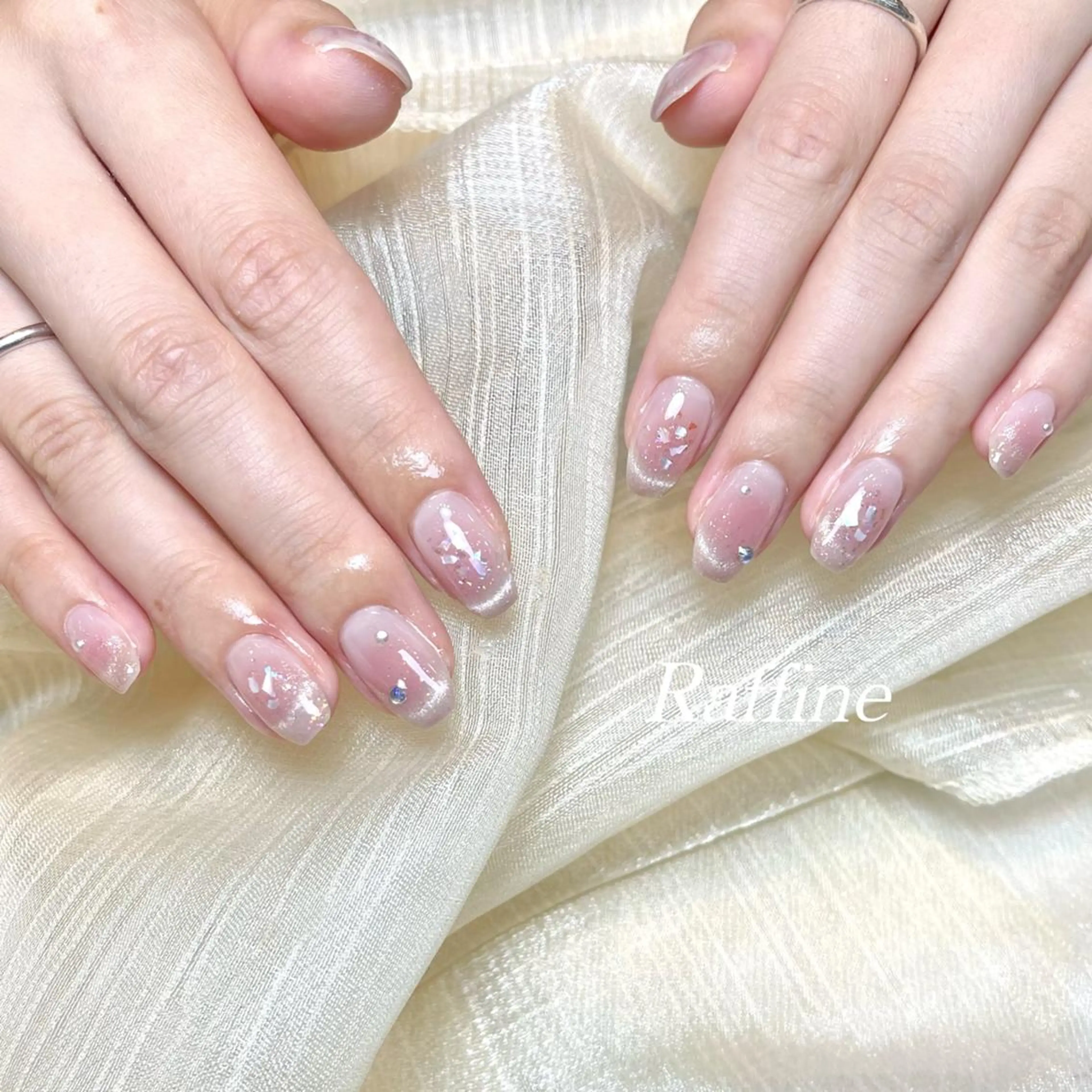 ネイル ハンドネイル フットネイル ハンドケア RAFFINE 月🦋🩵のネイルデザイン