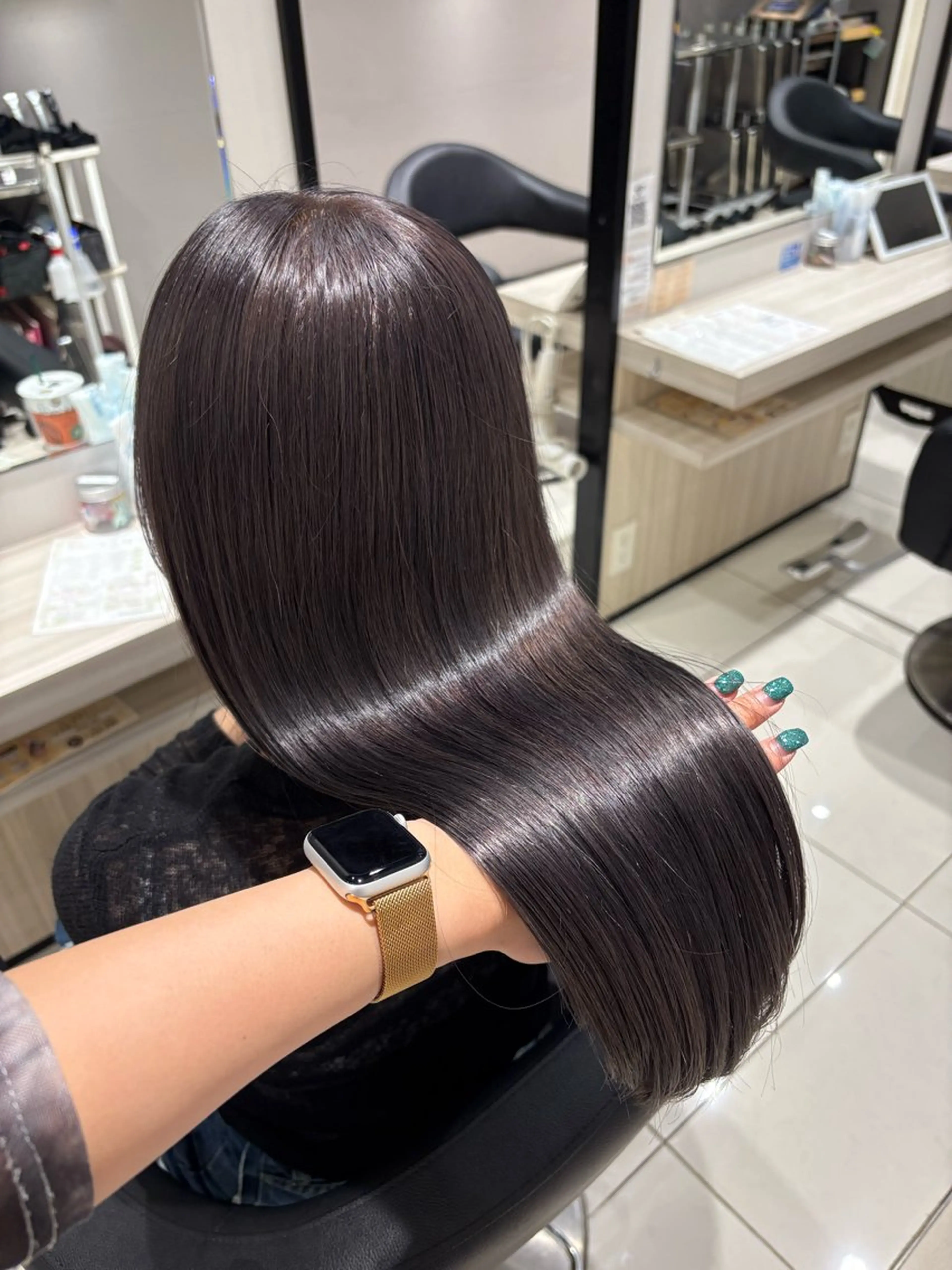 カラー 🫧うる艶ハイトーン 🫧💘サヤ💘のヘアスタイル