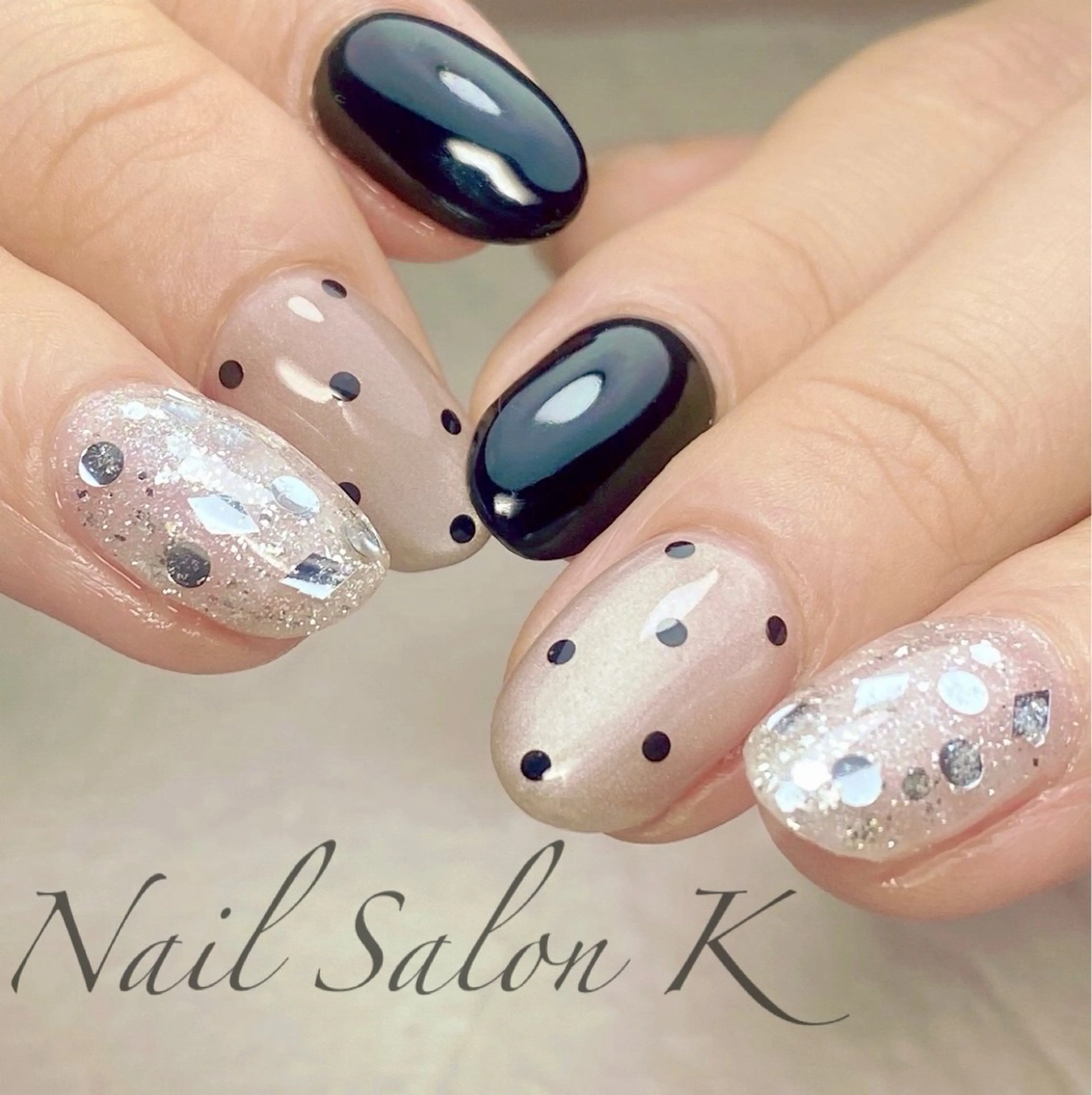 ネイル ドット ホログラムネイル キラキラネイル マグネットネイル 持ち込み ハンドネイル Nail Salon K 🧸美爪育成のネイルデザイン