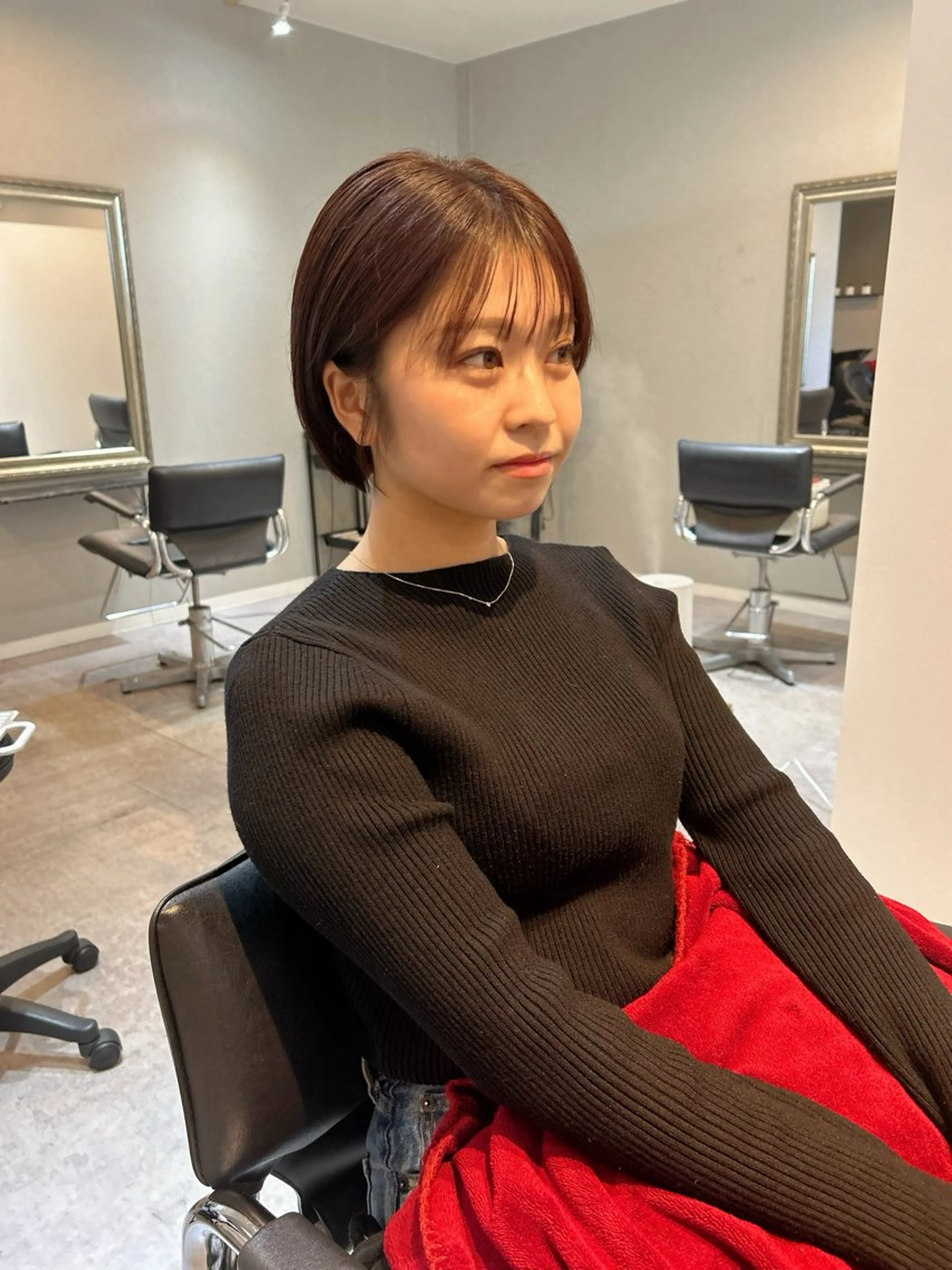 ショート カラー ブラウンカラー レッドカラー ボブ カット ヘアカラー 春成 佳那のヘアスタイル