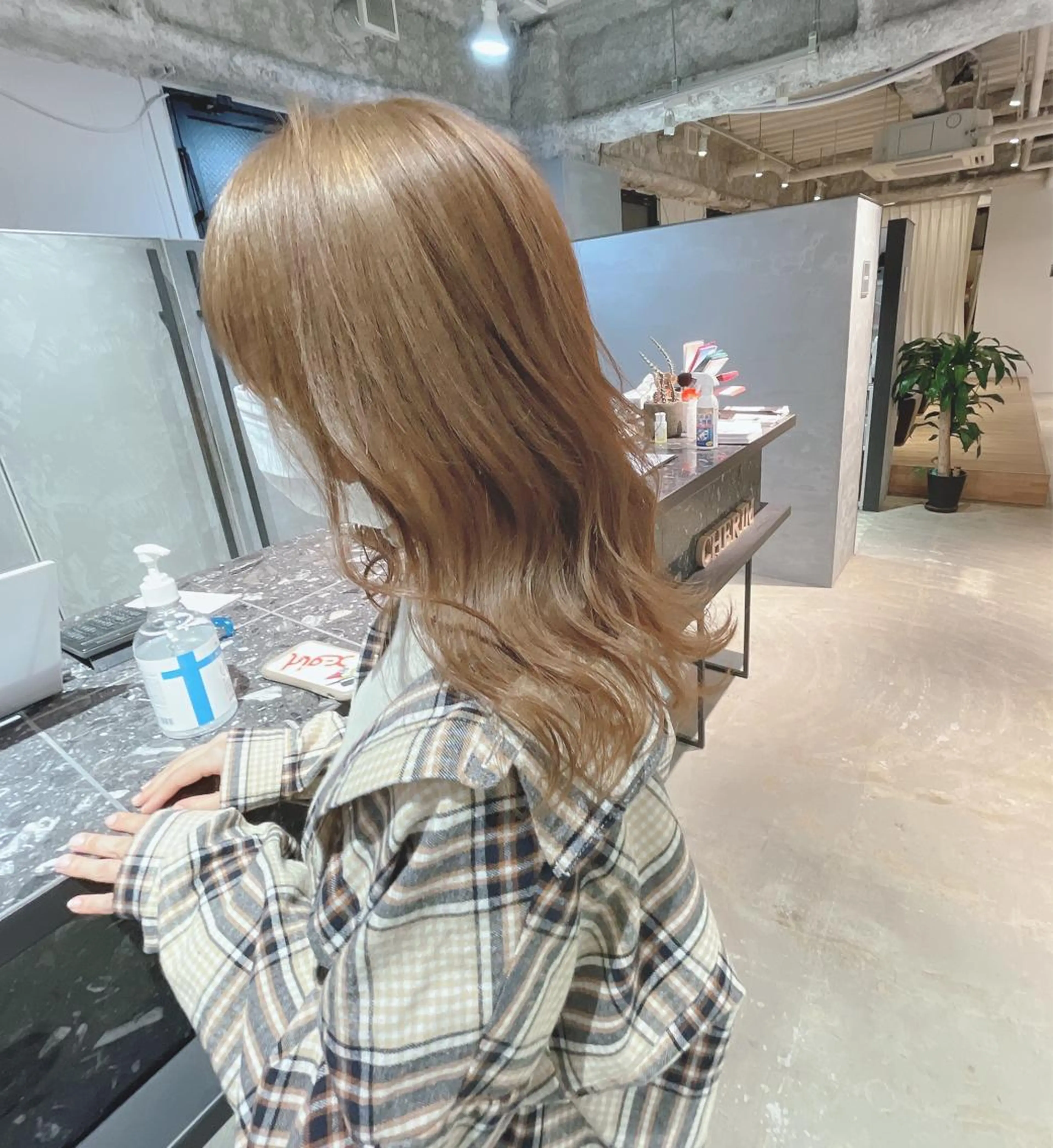 ミディアム ヘアカラー トリートメント 美髪矯正/艶カラー ボブ/栄/鐘ヶ江純也のヘアスタイル