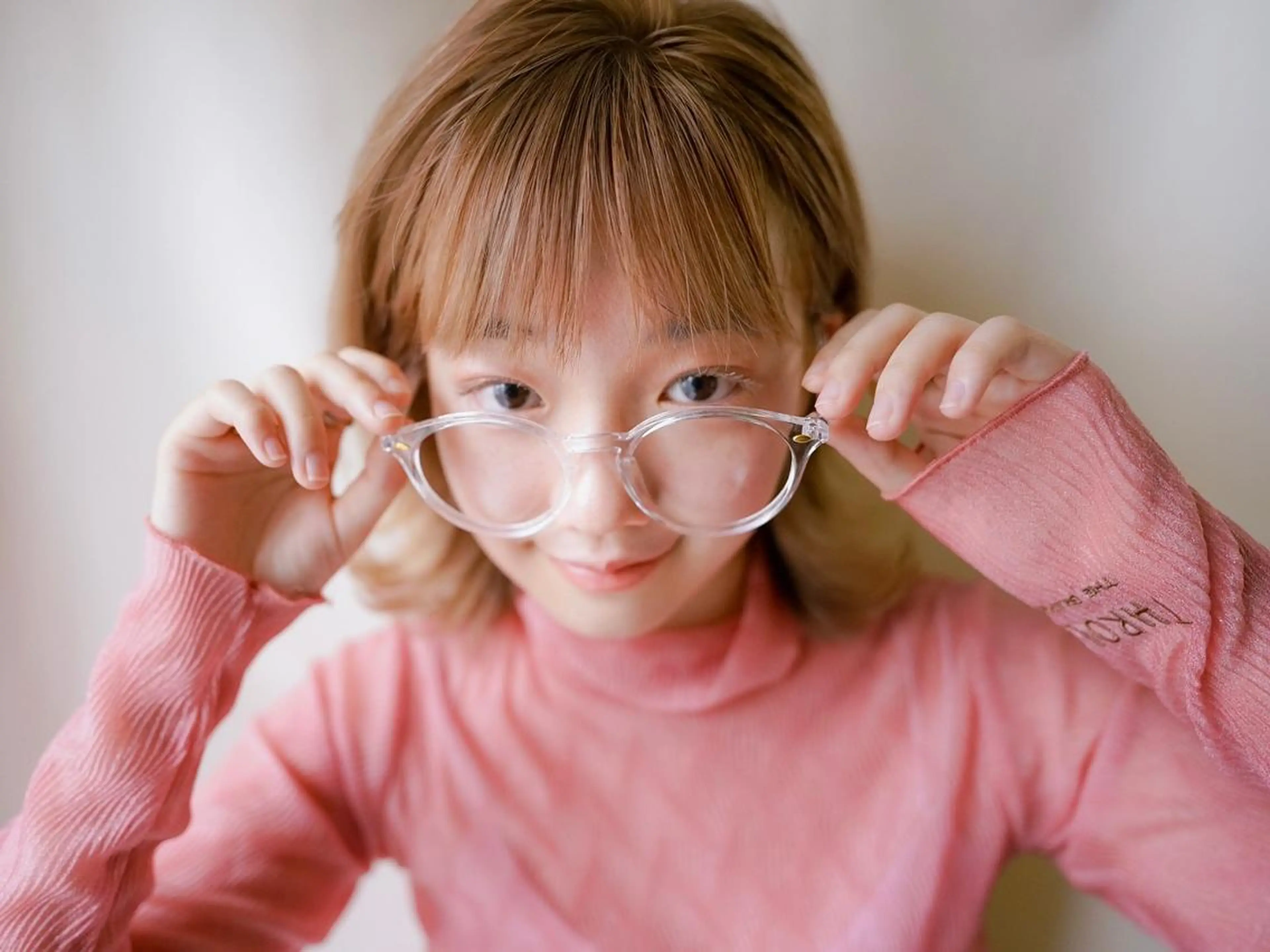 セミロング パーマ ヘアアレンジ カラー アディクシーカラー アッシュ バレイヤージュ ベージュカラー ブリーチ newi grande 横浜店のヘアスタイル