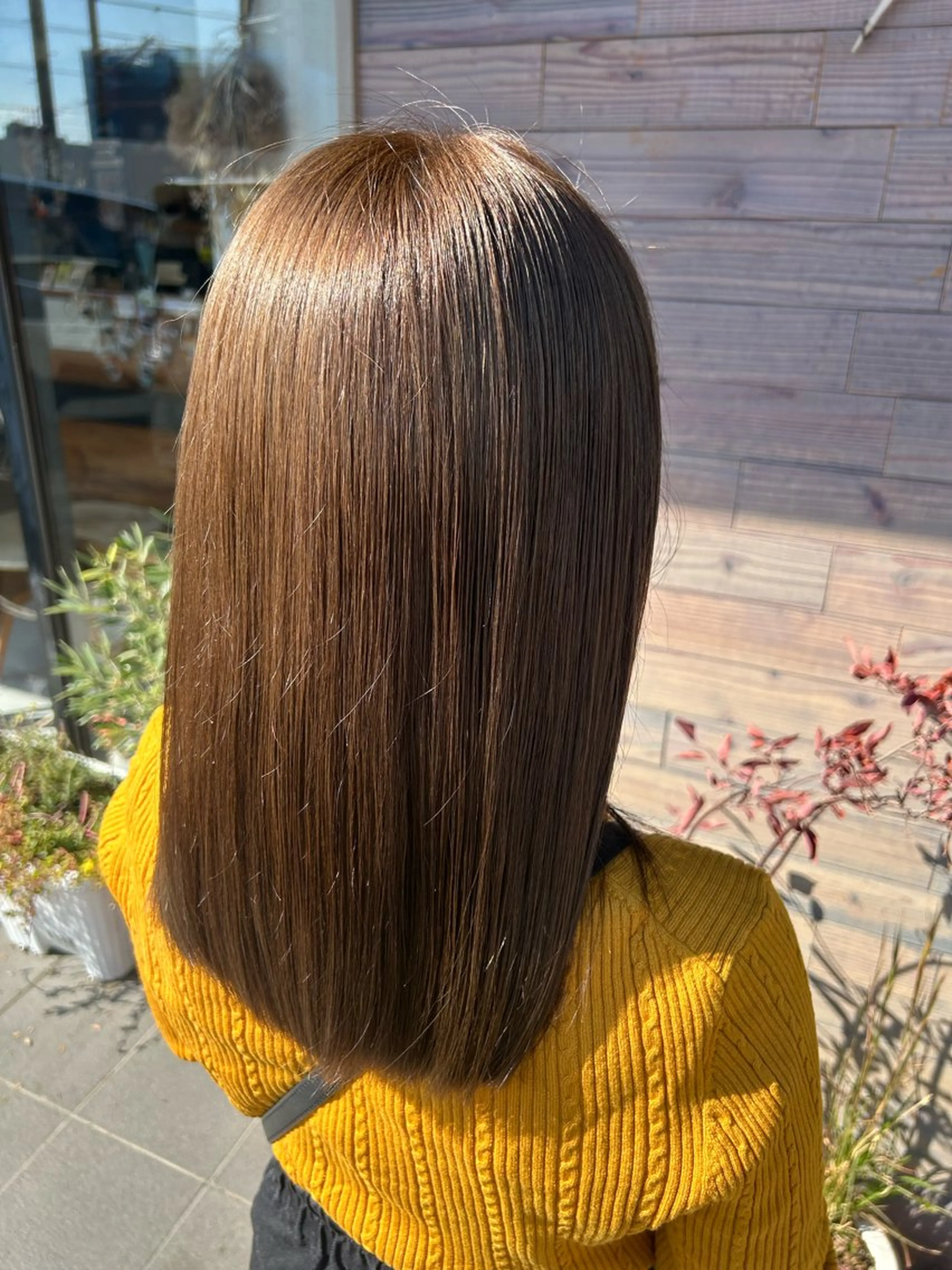 セミロング ヘアカラー 縮毛矯正 トリートメント 高津 千慧のヘアスタイル