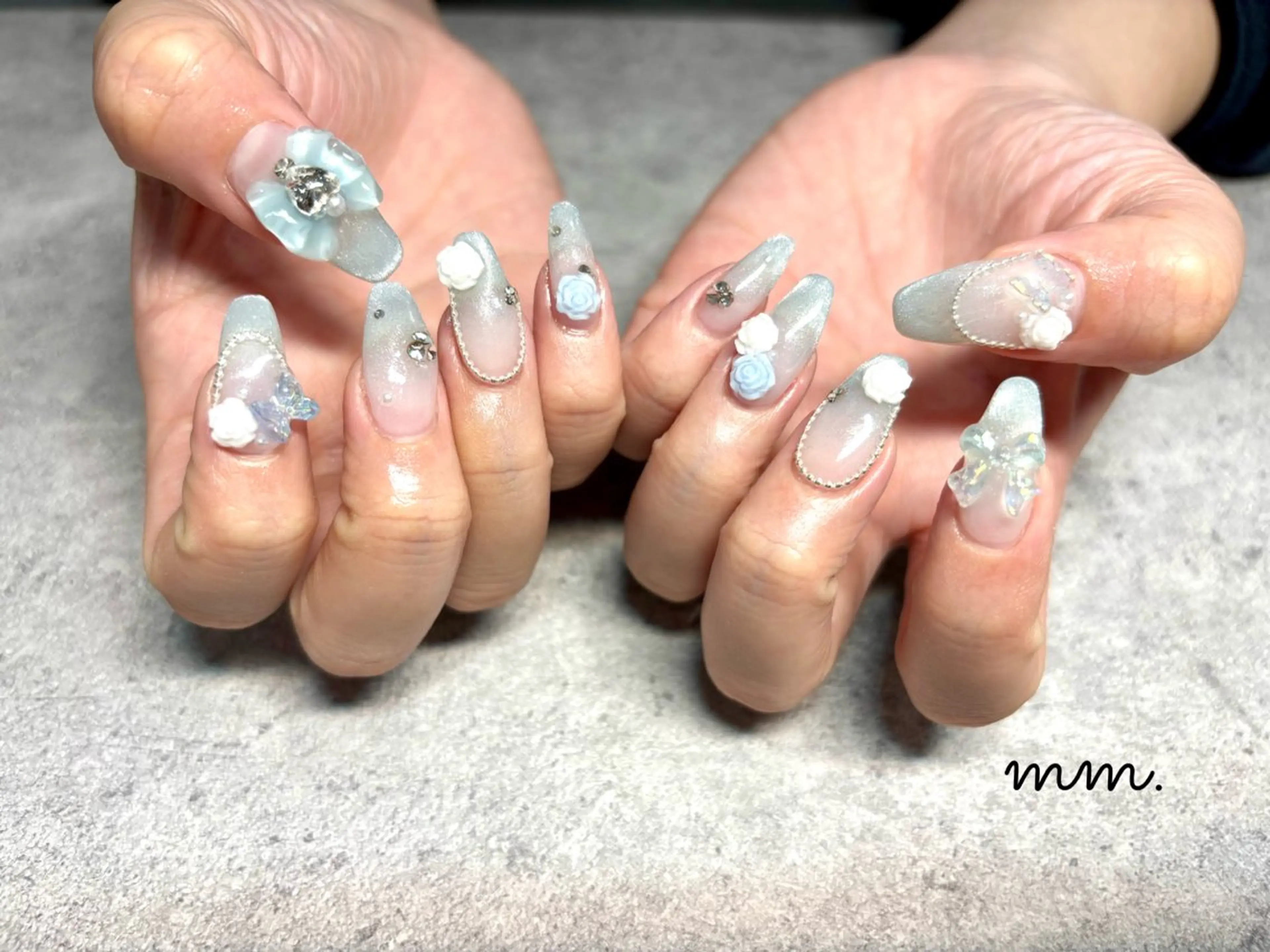 ネイル マグネットネイル 持ち込み ハンドネイル mm. ✨Ayuna✨のネイルデザイン