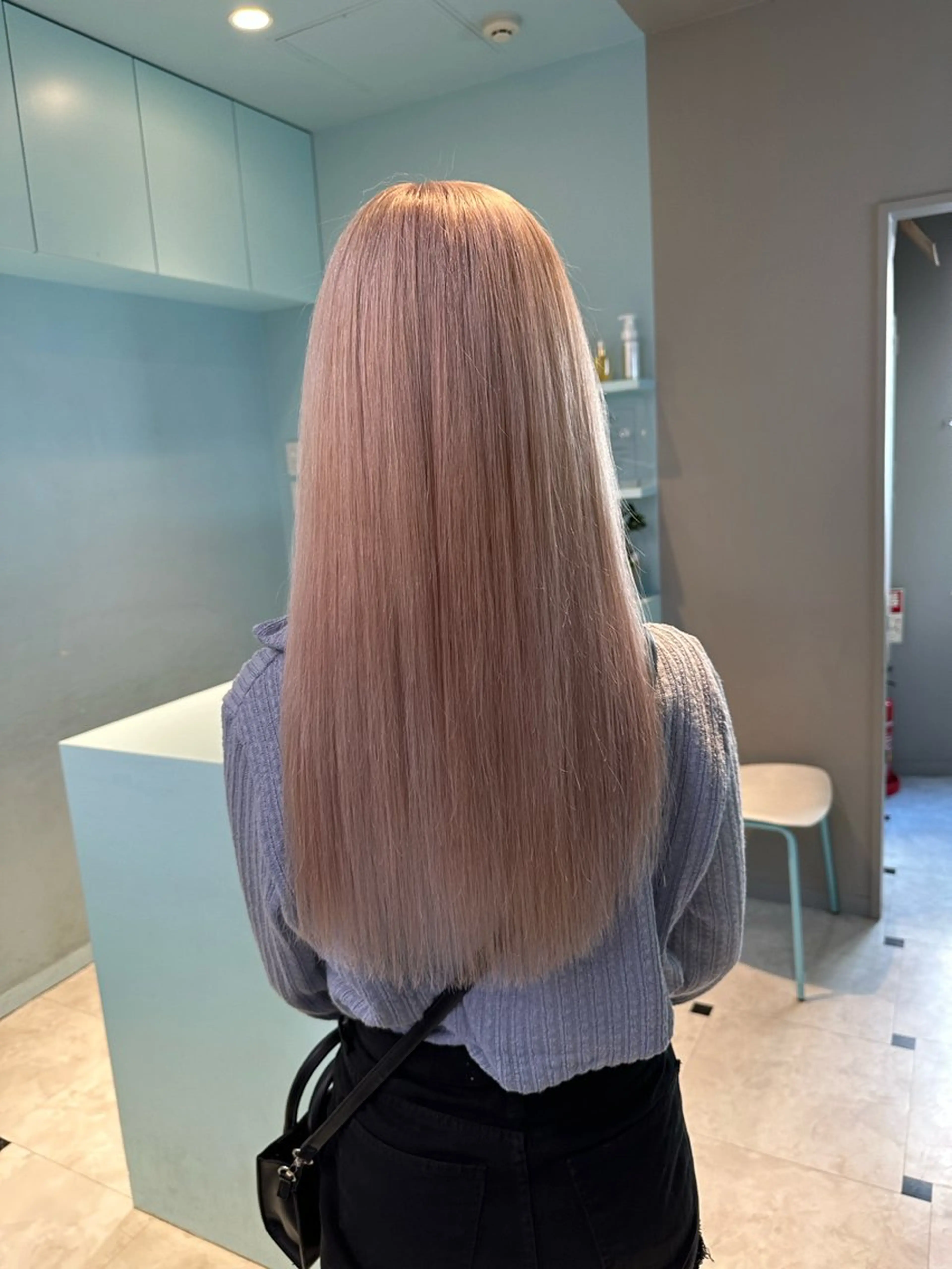 ロング カラー ヘアアレンジ 韓国レイヤー＆ピンク 艶髪🩶maikoのヘアスタイル