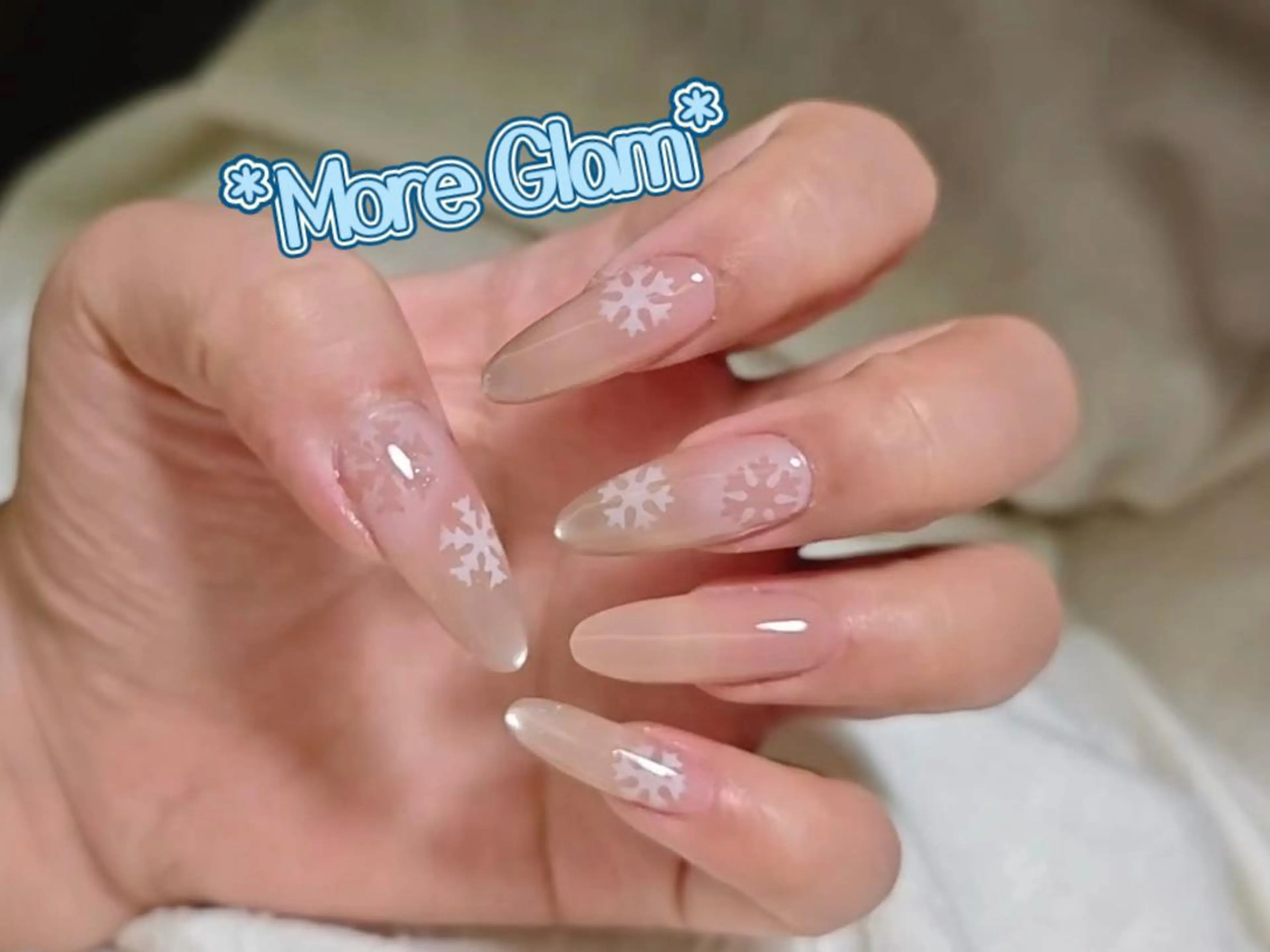 ネイル 長さ出し フットネイル フレンチネイル ジェルネイル ガラスフレンチ More Glam 池袋東口店のネイルデザイン