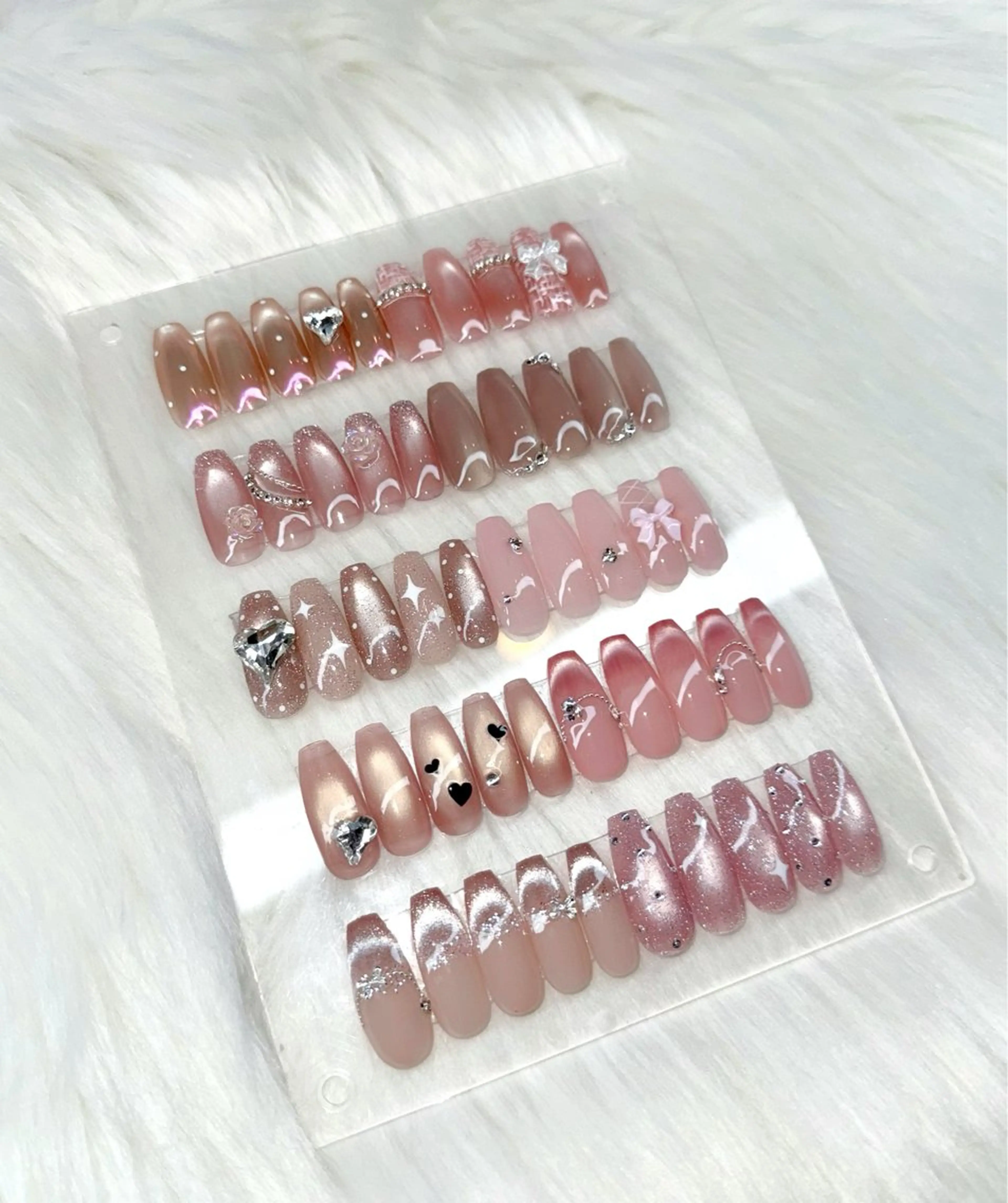 定額デザイン 【オフなし】韓国っぽちゅるんネイル、ワンホン風キラキラネイル✨の写真