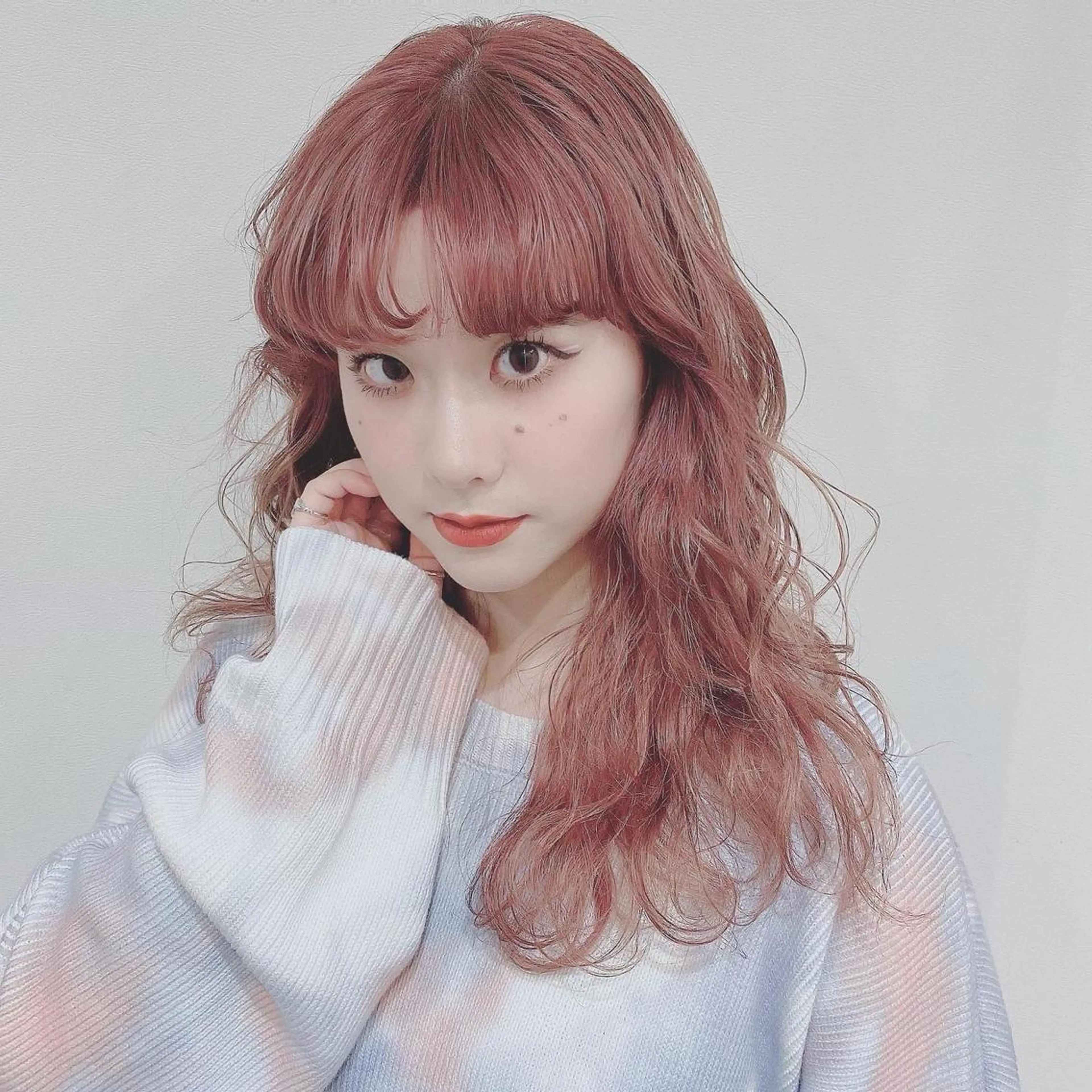 セミロング ピンクブラウン ウルフカット／吉村 桃子のヘアスタイル