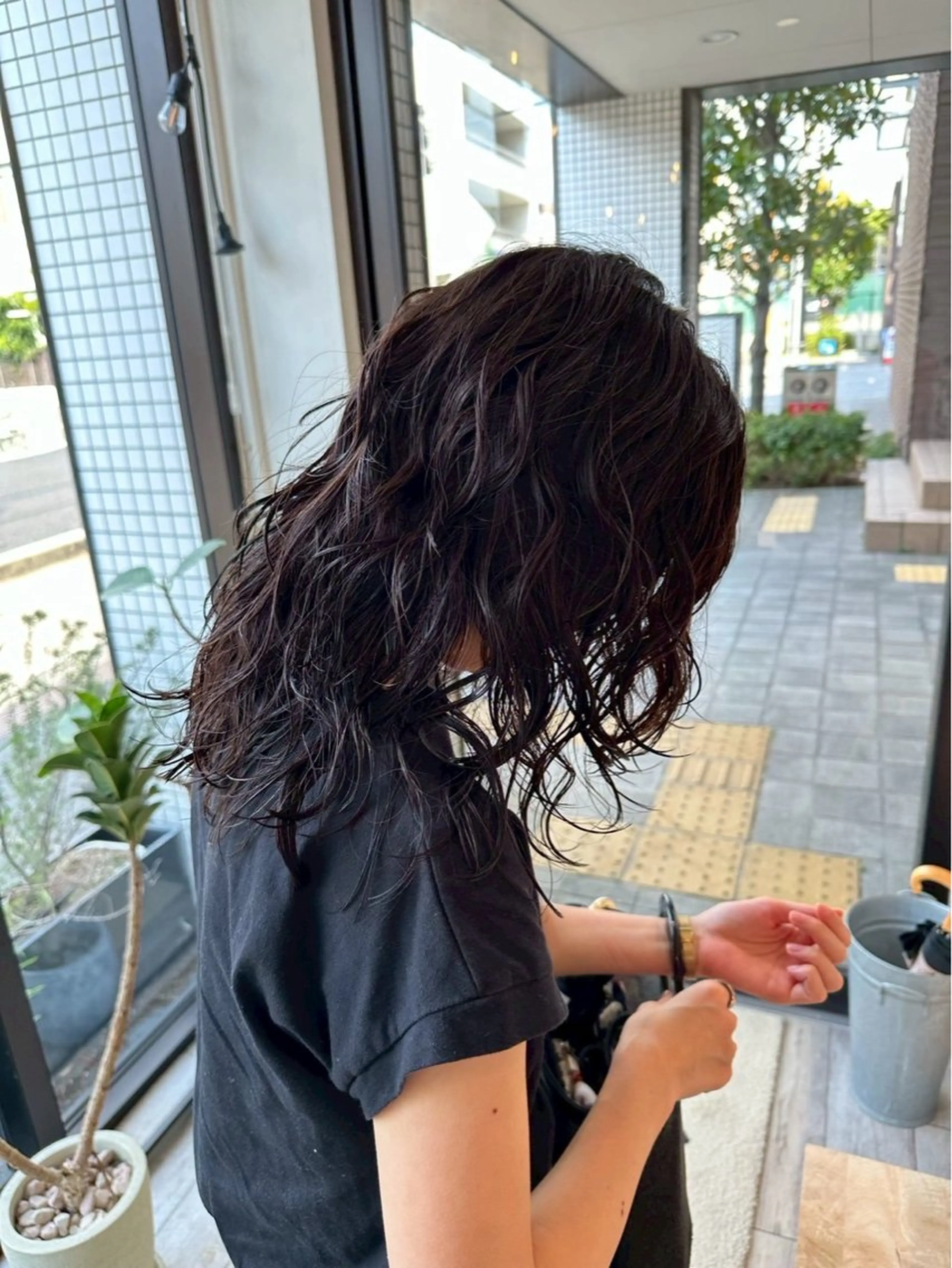 セミロング パーマ 似合わせカット GIFT所属・橋本叶夢/ ショートヘア/透け感のヘアスタイル