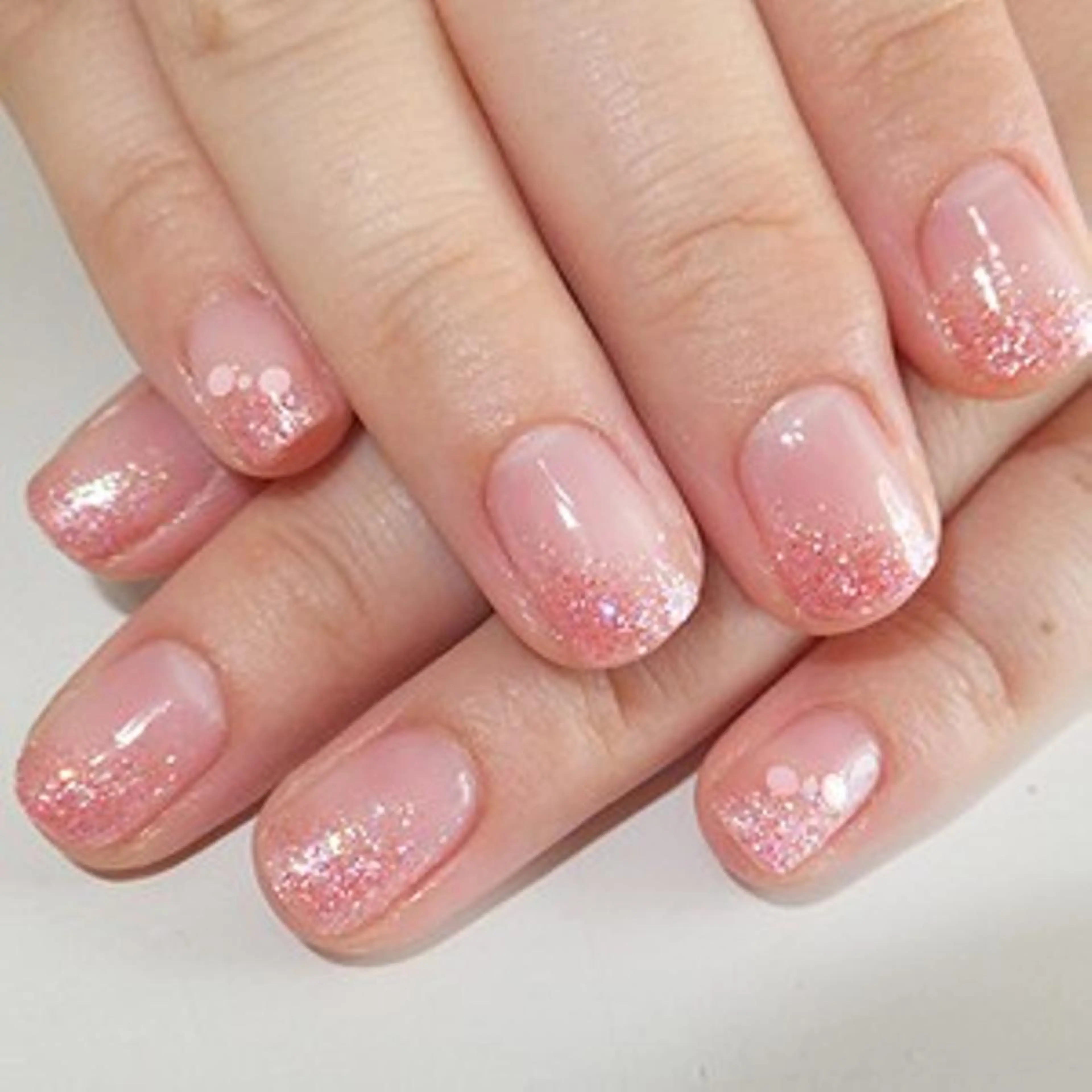 ラメグラデーション（オフあり） ストーン10粒無料の写真