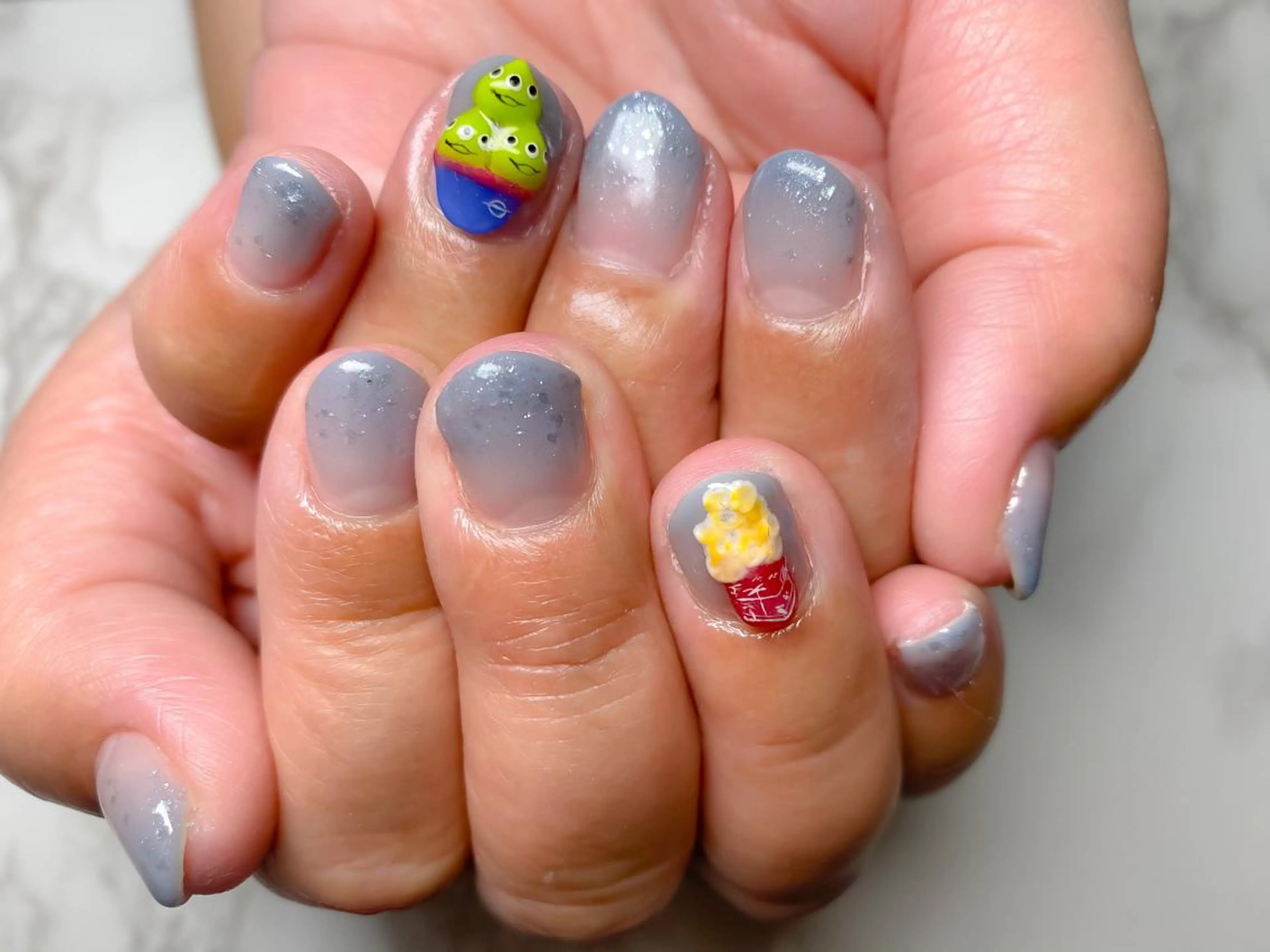 ネイル グラデーション ___ yuriのネイルデザイン