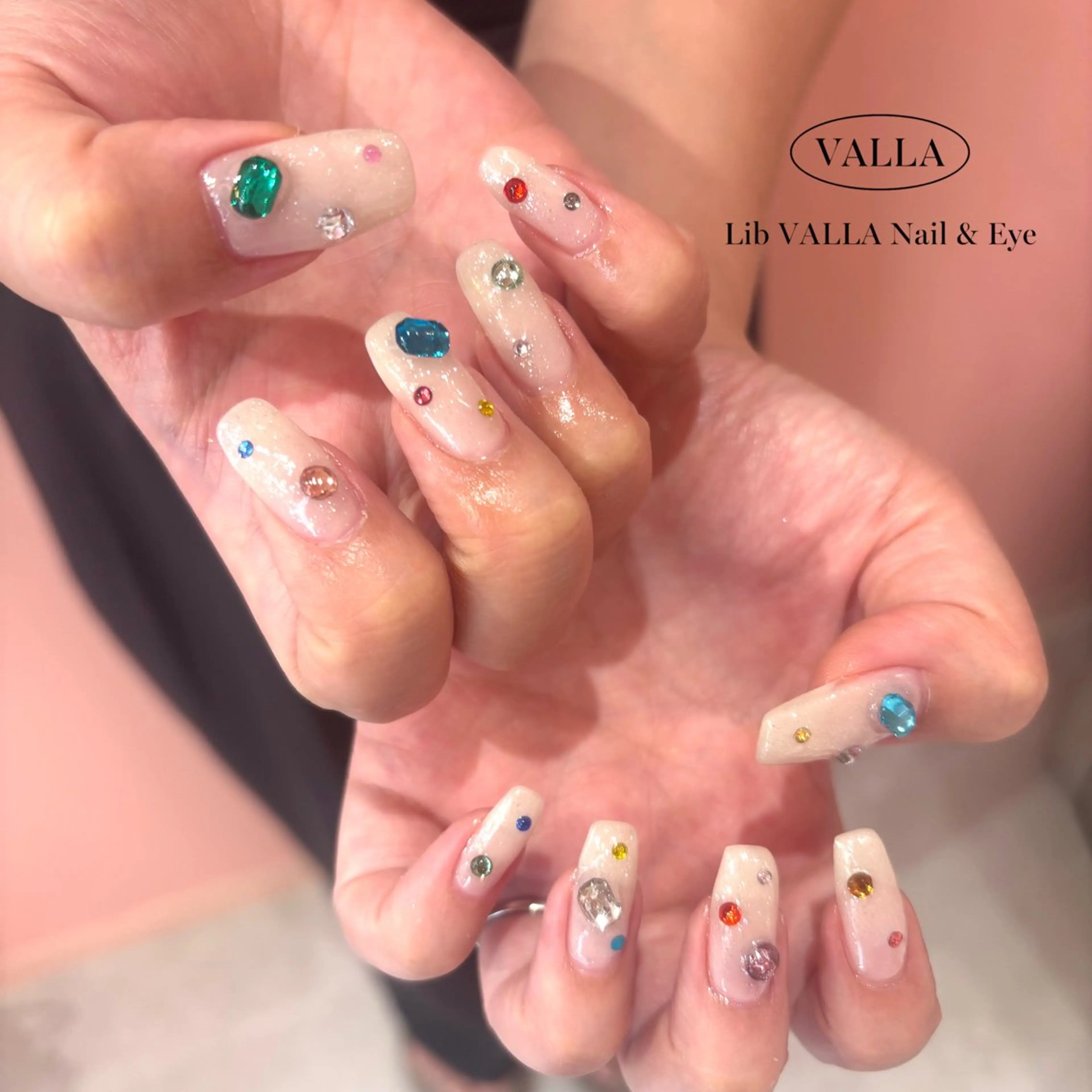 ネイル ハンドネイル LIB VALLA Yuri🍭🖤のネイルデザイン