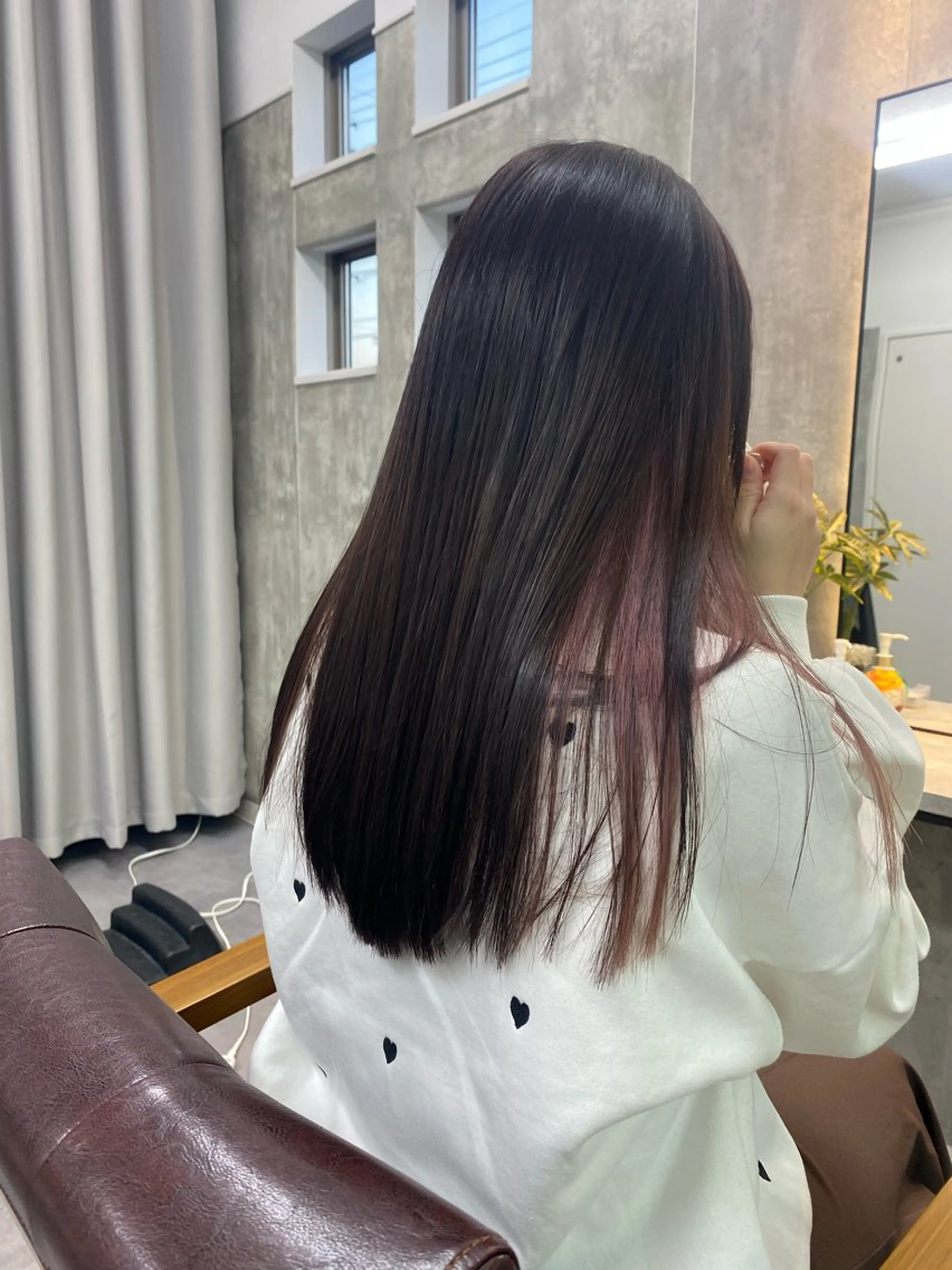 ロング カラー ブリーチ 透明感カラー ハイライトカラー ラベンダーカラー ピンクカラー 1席のみの 美容室IKKIのヘアスタイル