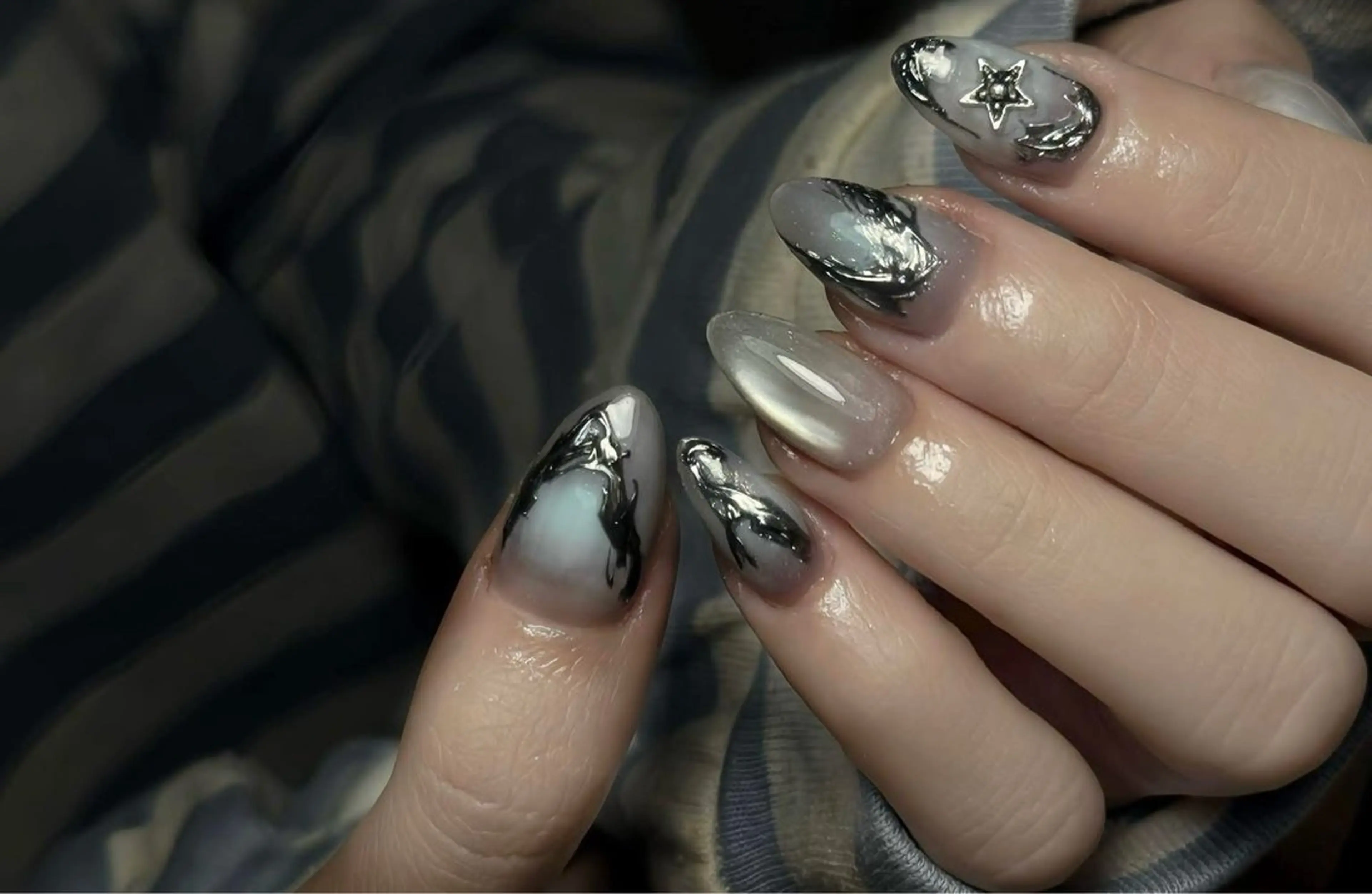 ミディアム HOANG NAILのネイルデザイン