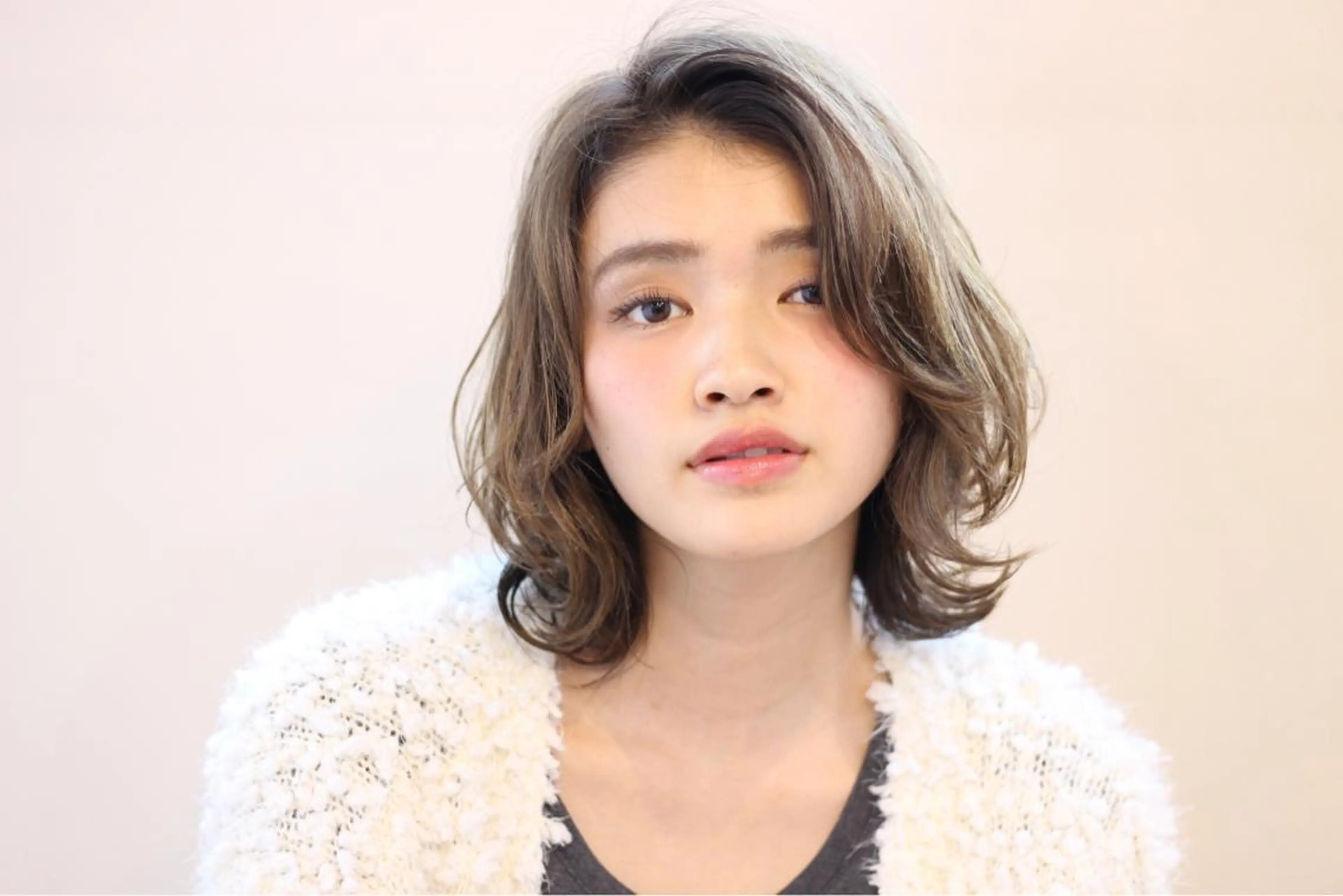 ショート ボブ 外ハネヘア 鎌倉 彩のヘアスタイル