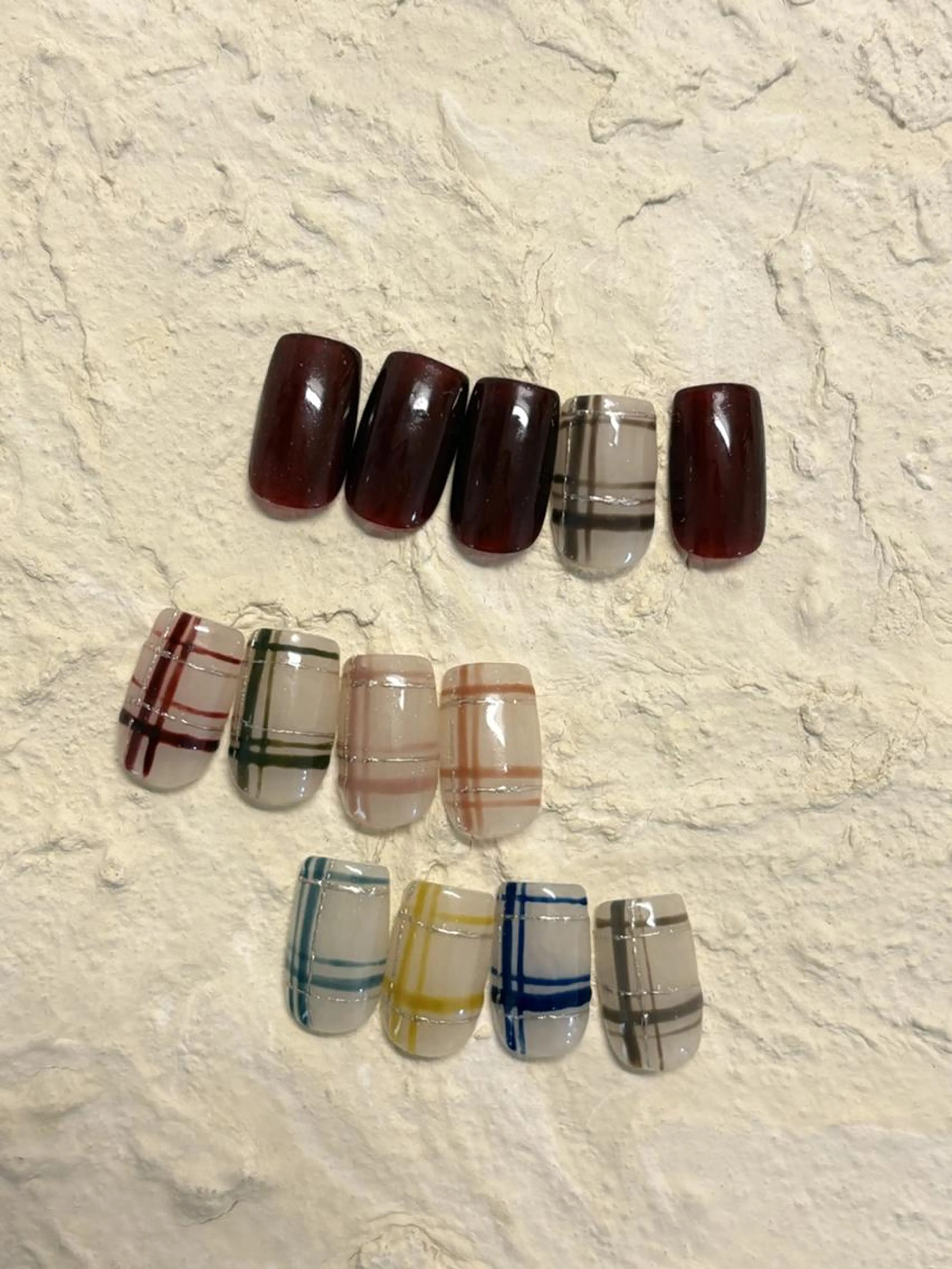 チェックネイル2本の写真