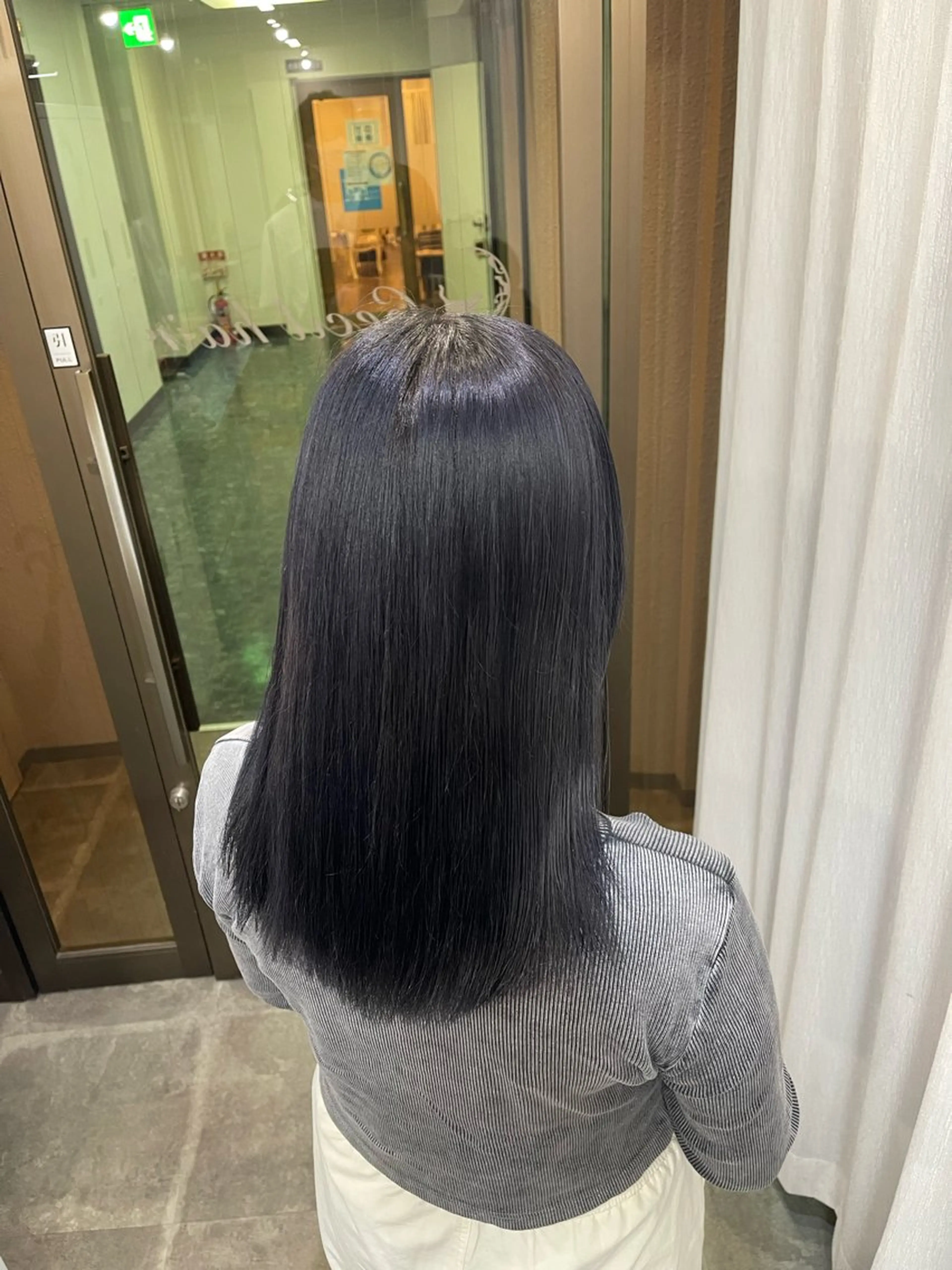 ミディアム カラー ブリーチ ケアブリーチ デザインカラー ダブルカラー ネイビーカラー カット ヘアカラー トリートメント SOYON西大寺店所属・ダブルカラー/ 髪質改善💎安藤のヘアスタイル