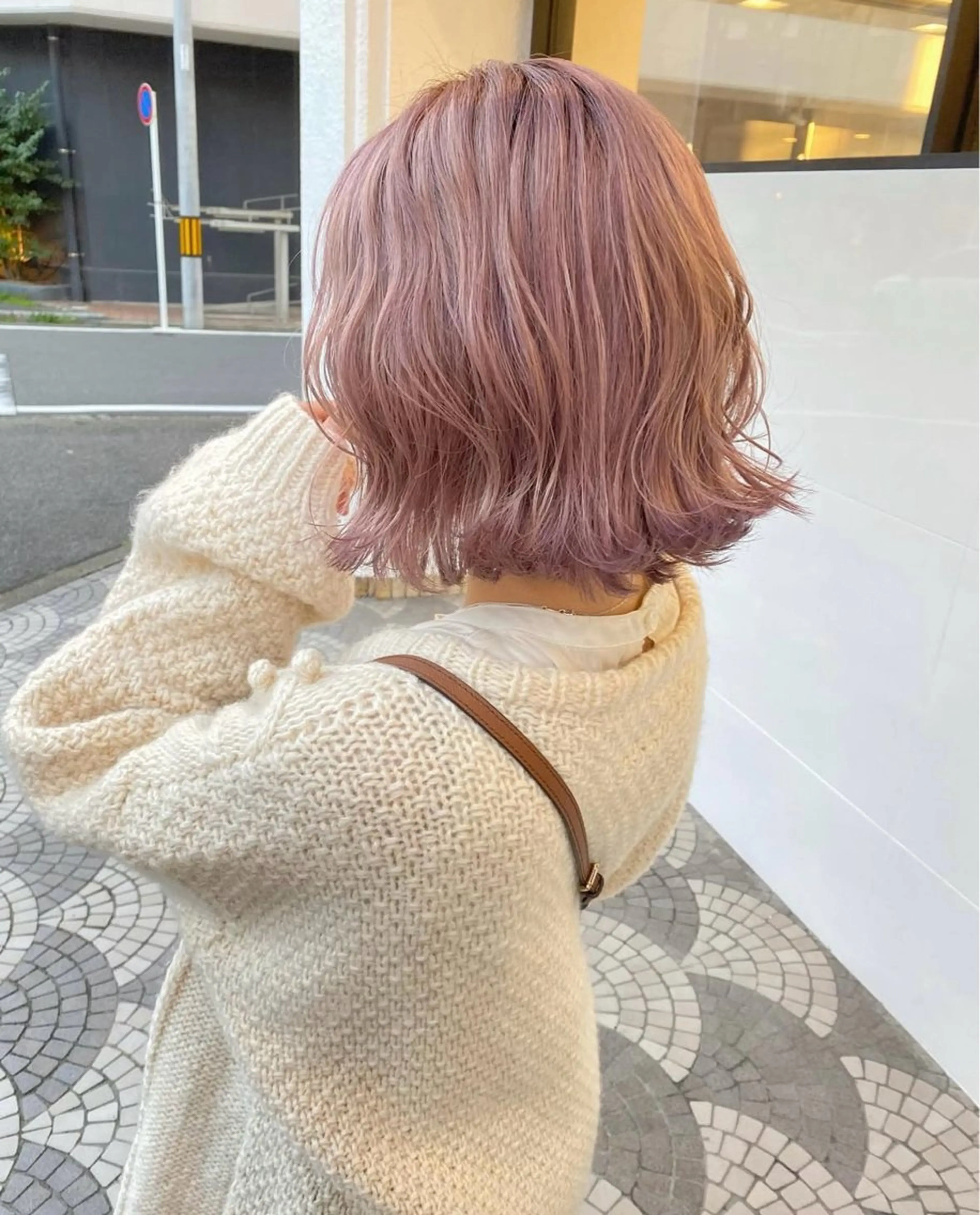 ショート カラー ベージュカラー ブリーチ ラベンダーカラー ピンクカラー カット ヘアカラー トリートメント 🖤顔まわり 盛れヘア⟡アズサ🖤のヘアスタイル