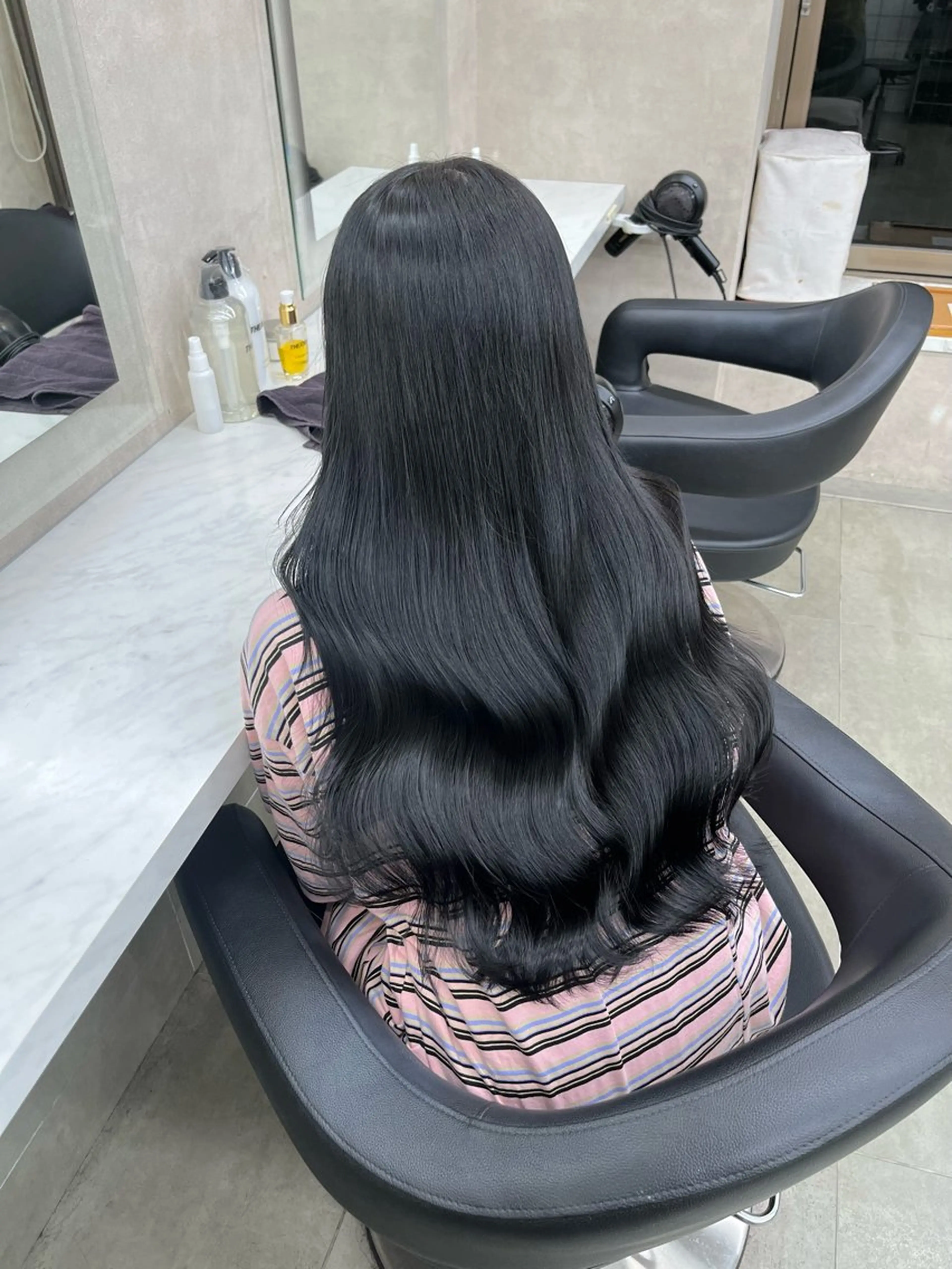 ロング ヘアカラー トリートメント ヘッドスパ ヘアセット 寒色＆ブリーチ特化 寒色MiOのヘアスタイル