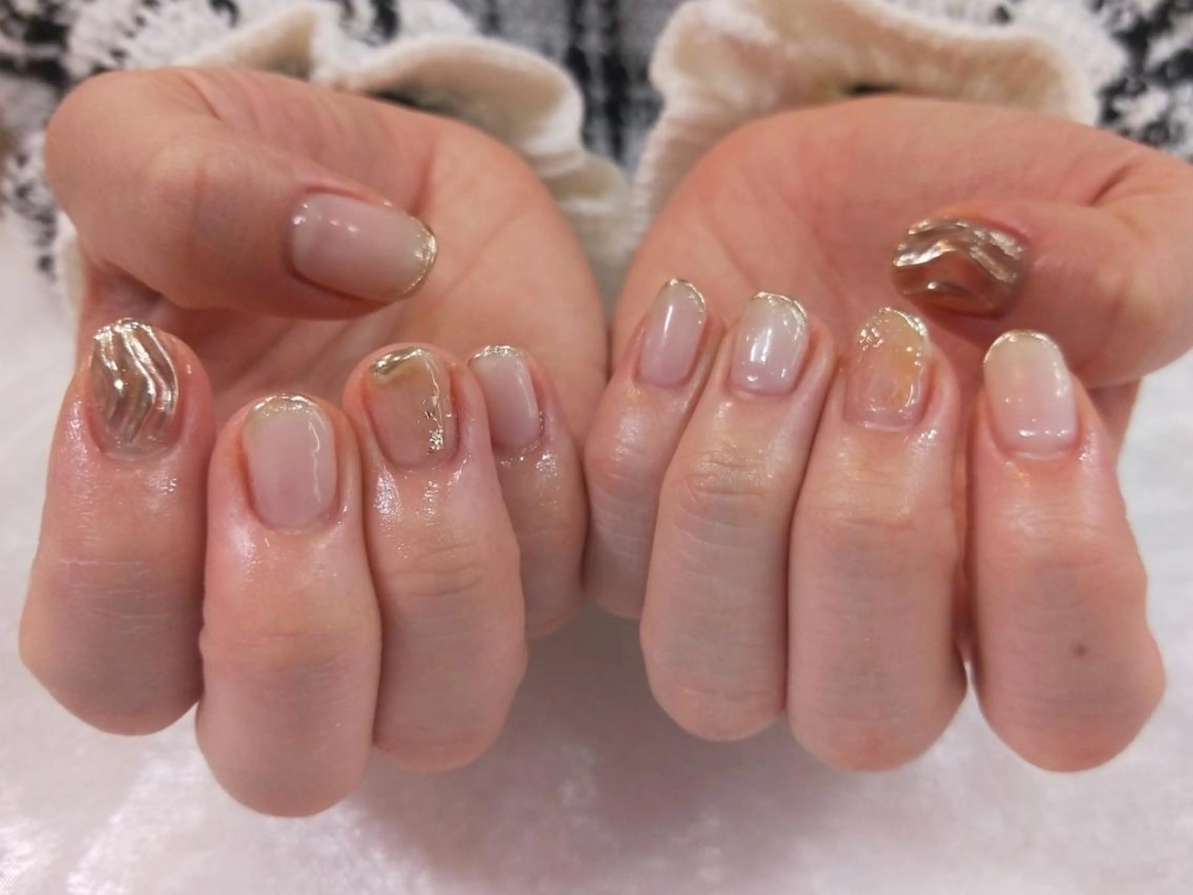 ネイル ハンドネイル ハンドケア R'well所属・はばすみれ🎀ﾈｲﾙ 光ﾌｪｲｼｬﾙ ﾍｱのネイルデザイン