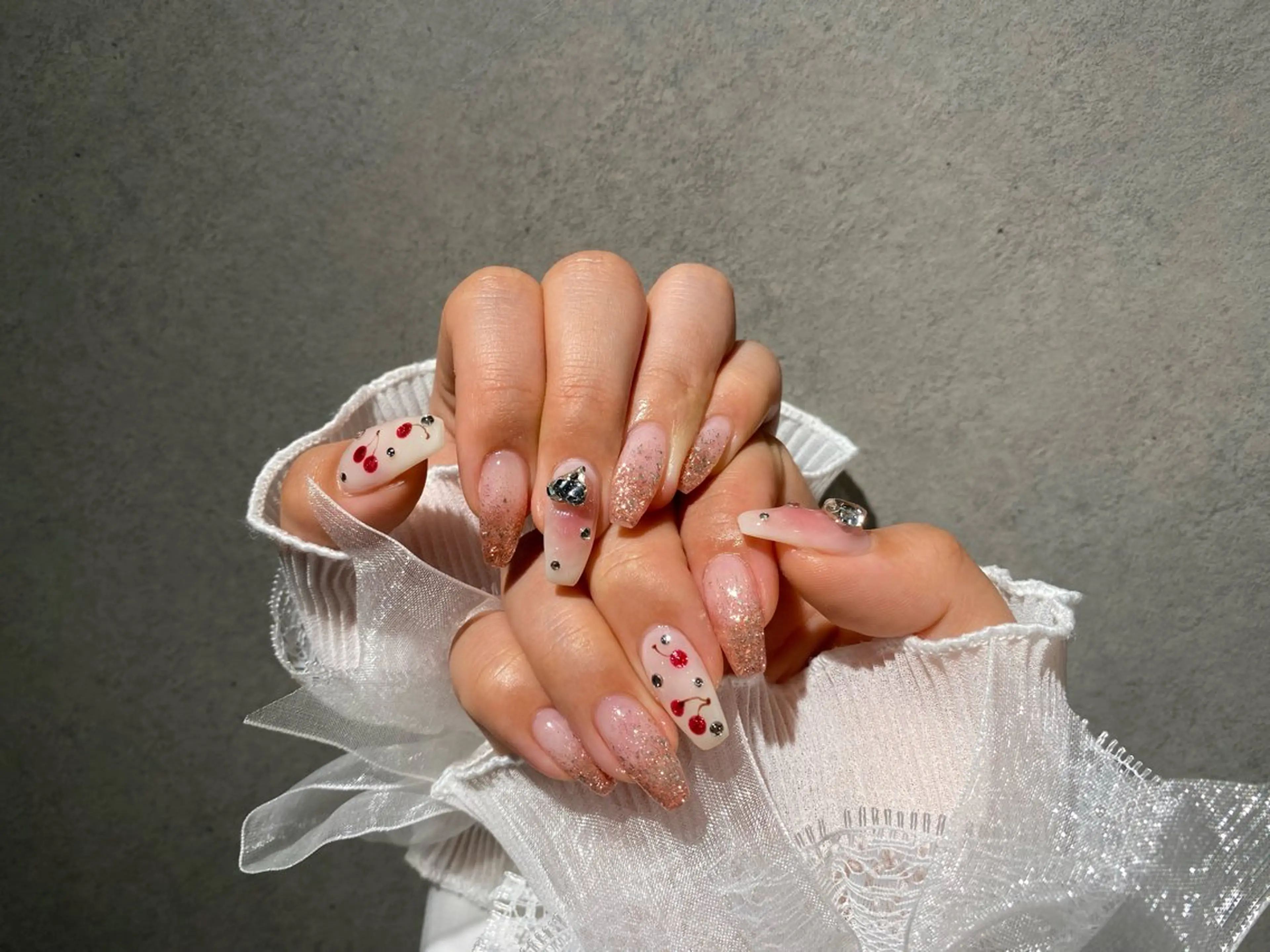 ネイル I-nailロング /ワンホン/キラキラのネイルデザイン