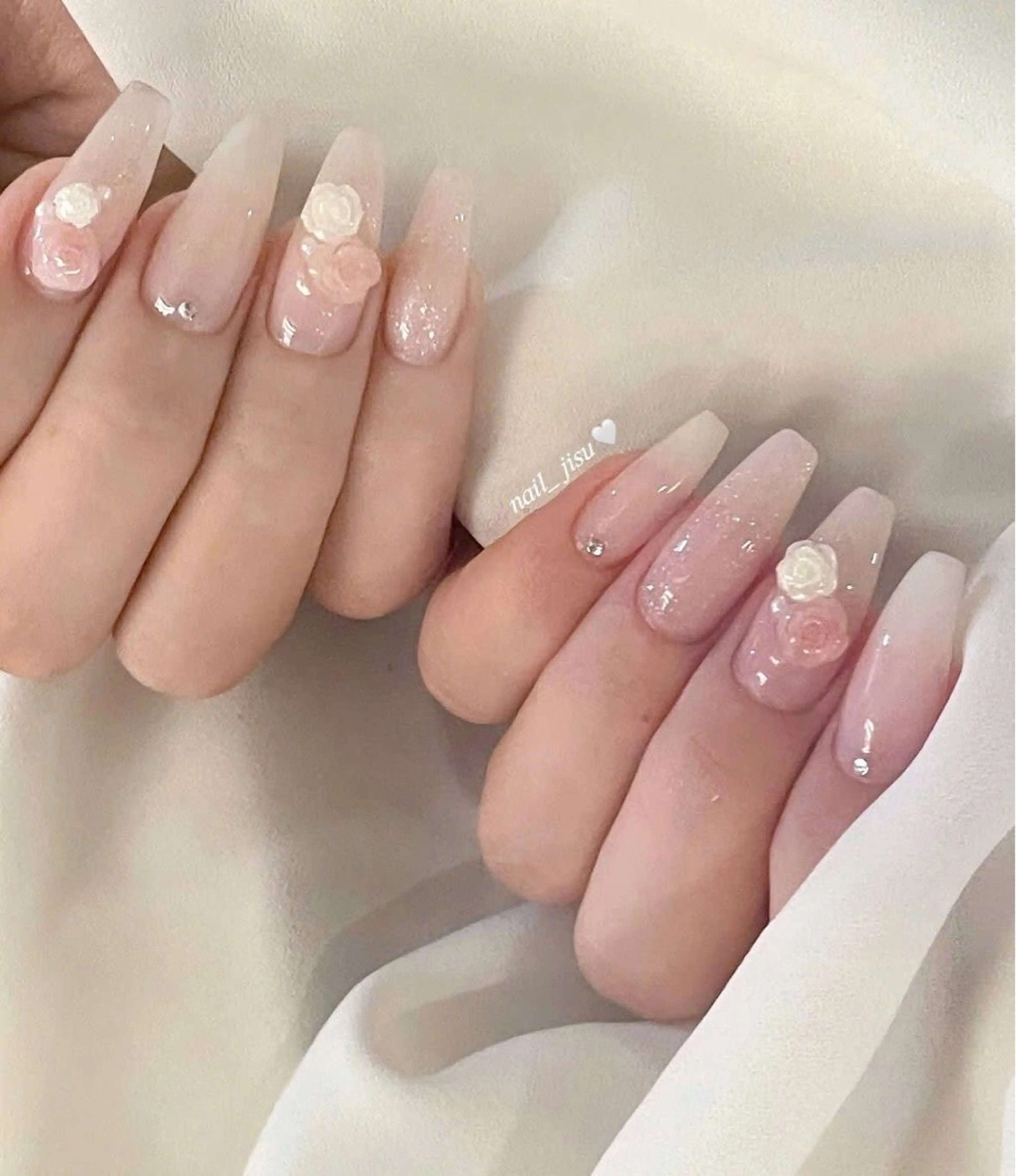 ネイル グラデーション ラメ(グリッター) マグネットネイル ミラーネイル ニュアンスネイル ハンドネイル Lumi de nails所属・Lumi de nailsのネイルデザイン