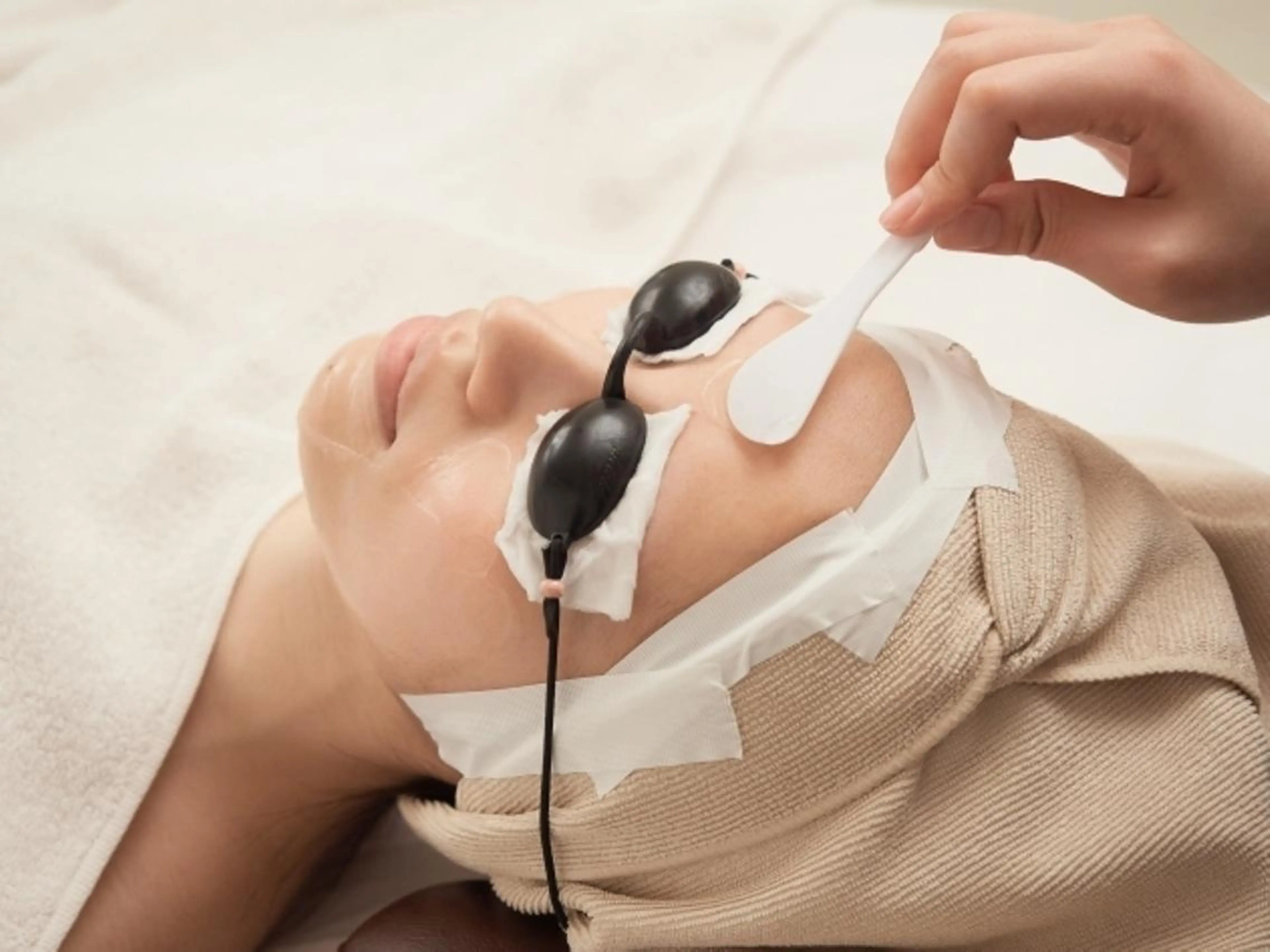 クレンジングでは落としきれないお肌の汚れ💦イオンクレンジングでトーンアップ⤴️の写真