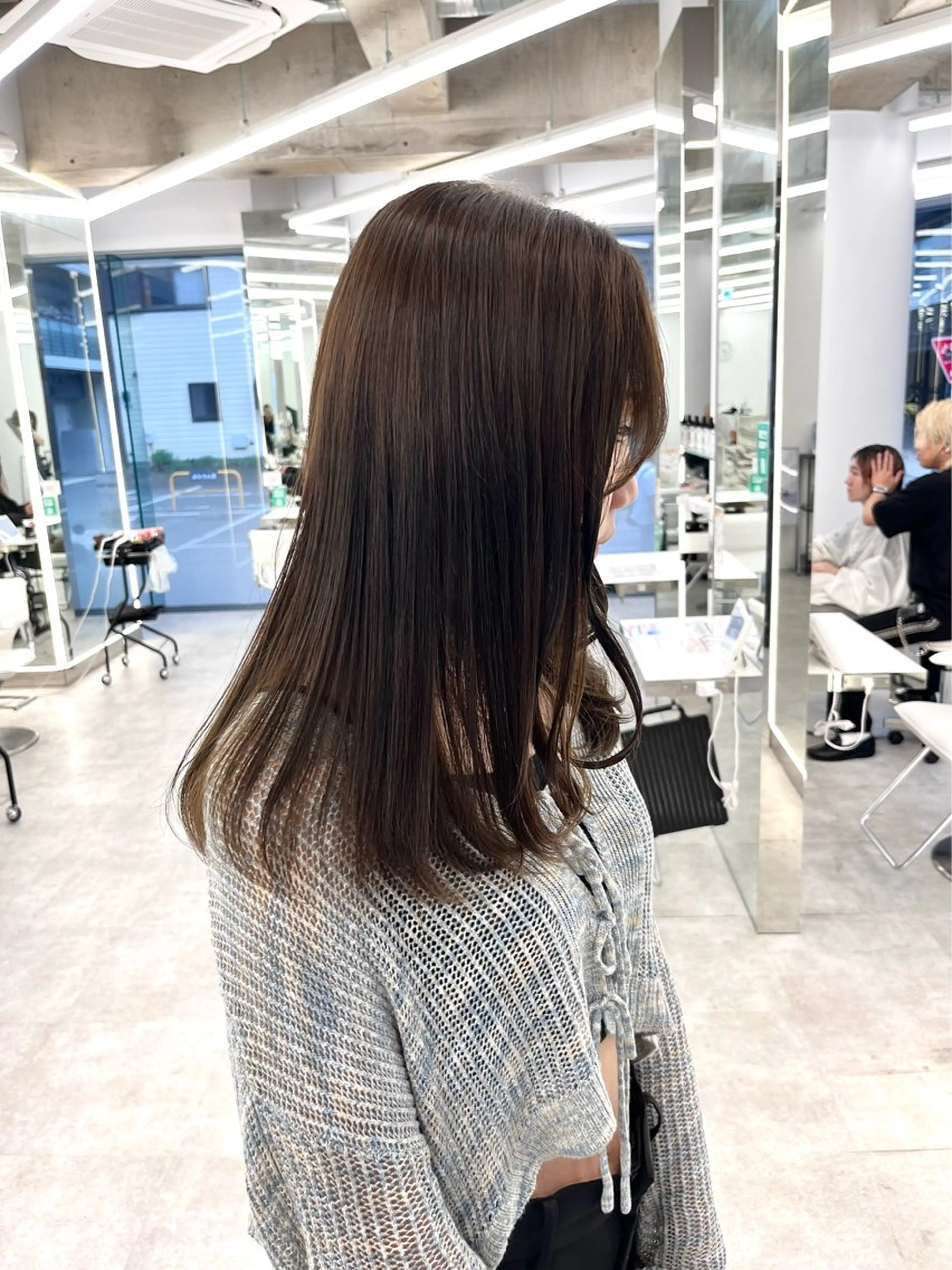 セミロング カラー レイヤーカット×艶髪 /Ayanaのヘアスタイル