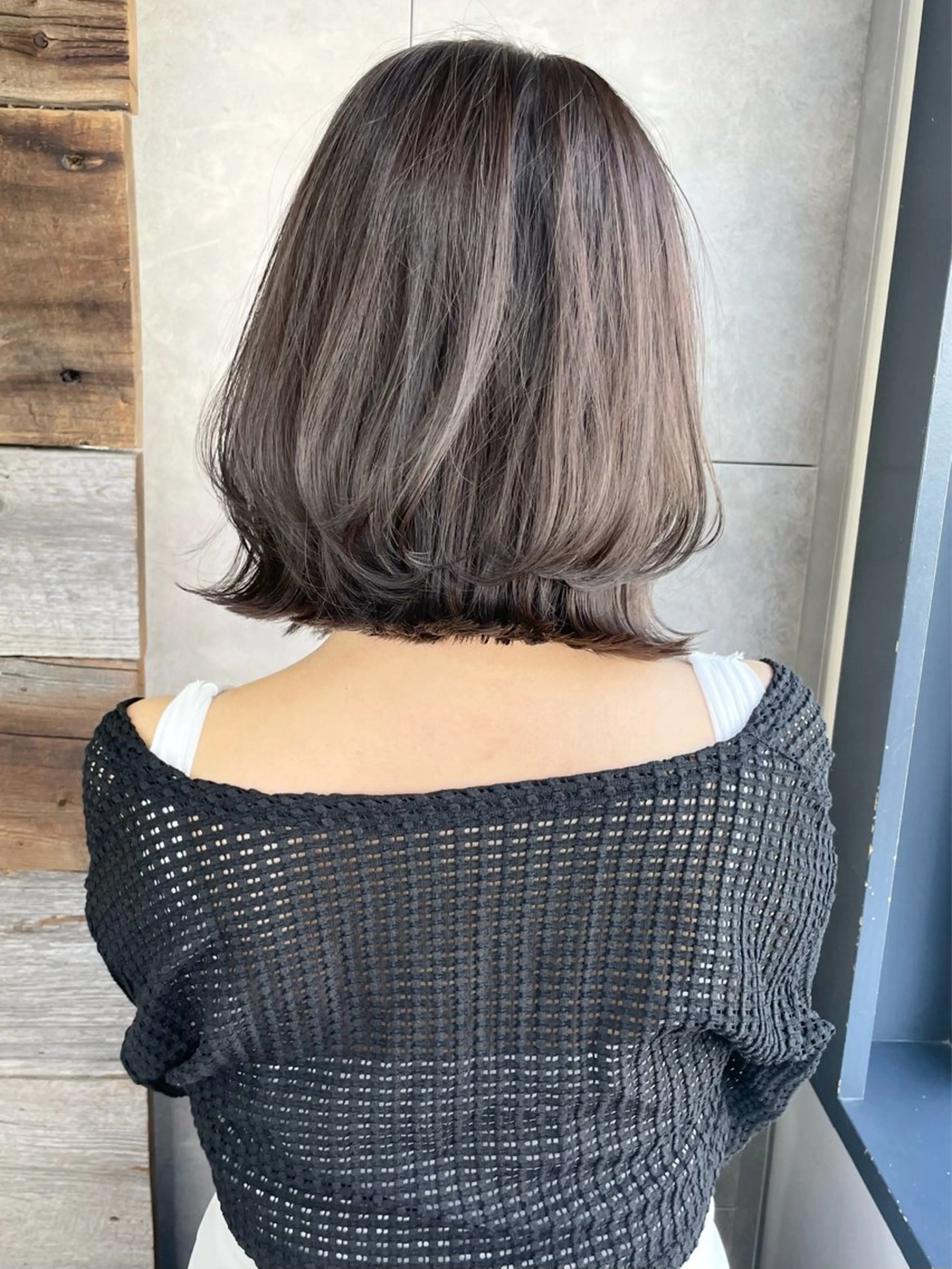 ミディアム 切りっぱなしボブ ボブレイヤー ボブ レイヤーカット 外ハネヘア カット ヘアカラー トリートメント ボブ/デザインカラー /表参道/新井美有紀のヘアスタイル