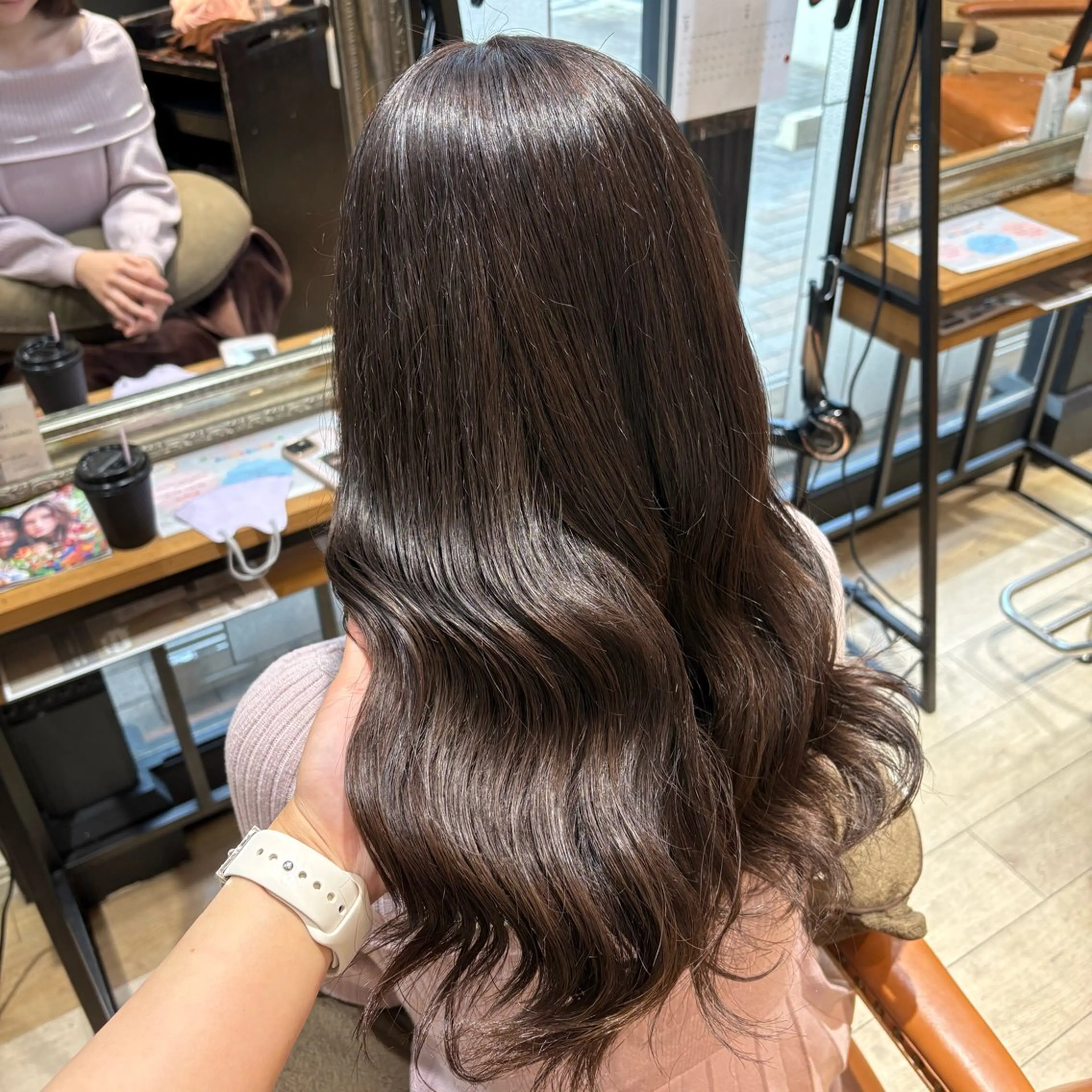 カラー ヘアカラー しおり🍬 KOKORO🤍のヘアスタイル