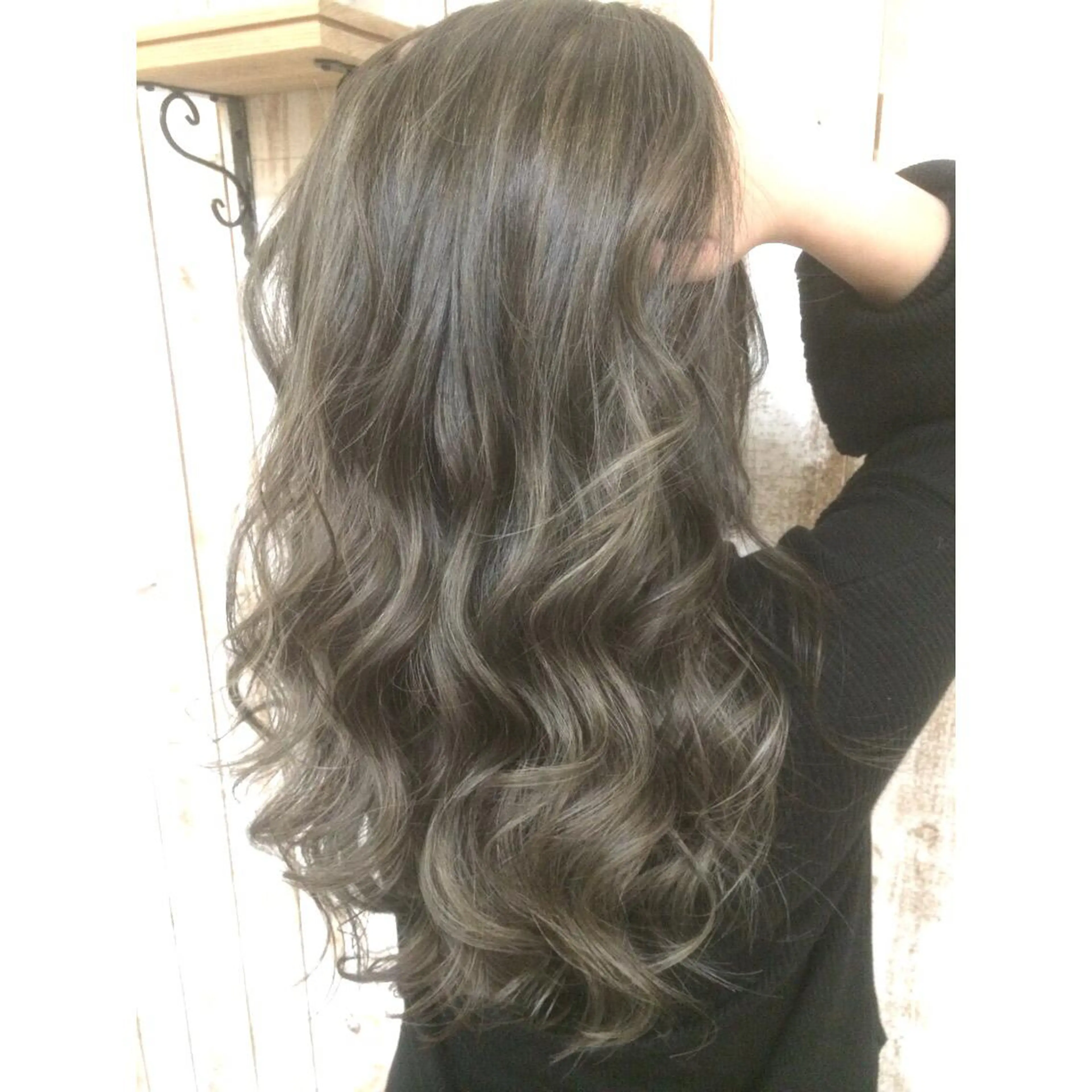 ロング カラー ハイライトカラー 3Dハイライト ハイライト ヘアカラー トリートメント 井上 一平のヘアスタイル