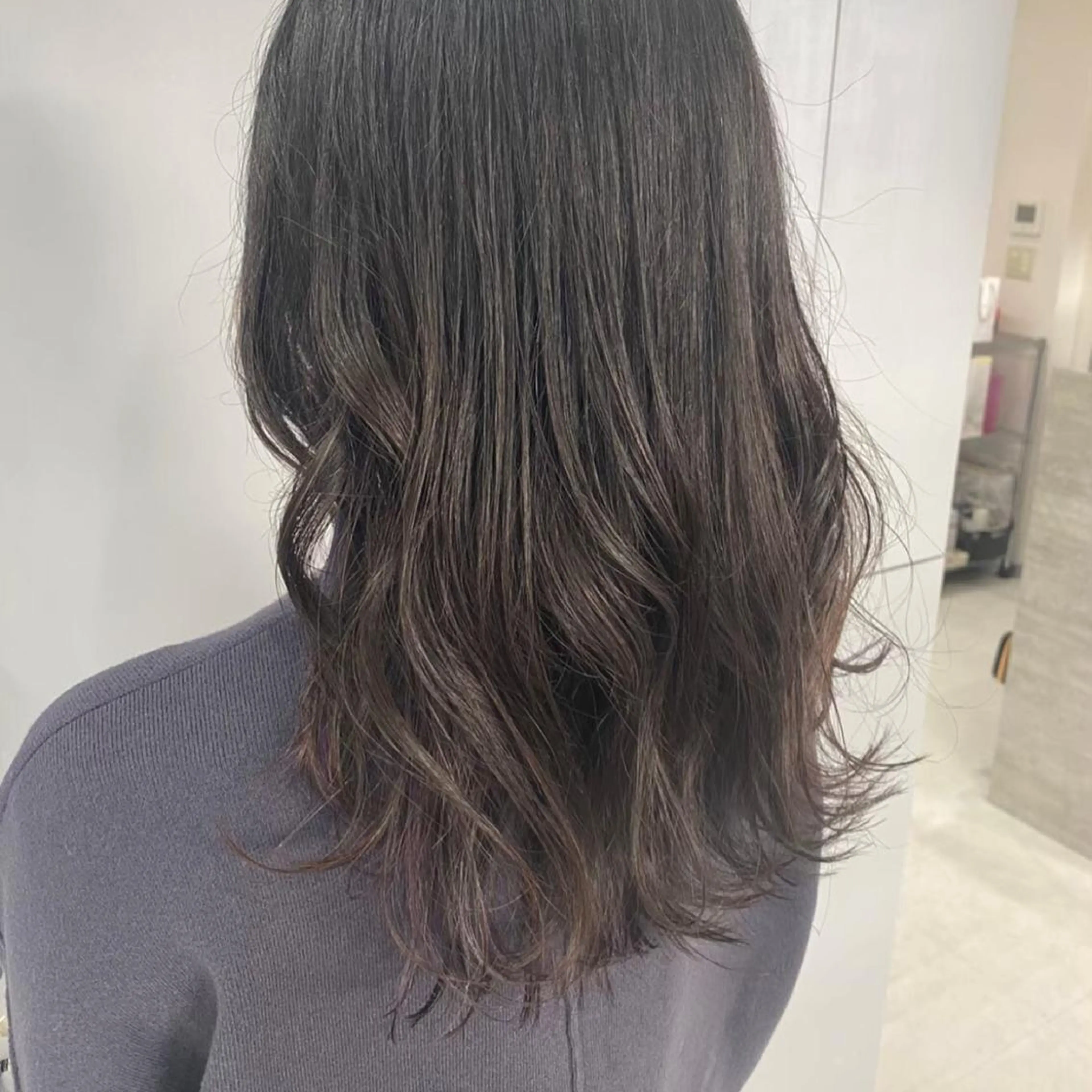 セミロング カラー ヘアカラー 山本 佳奈のヘアスタイル