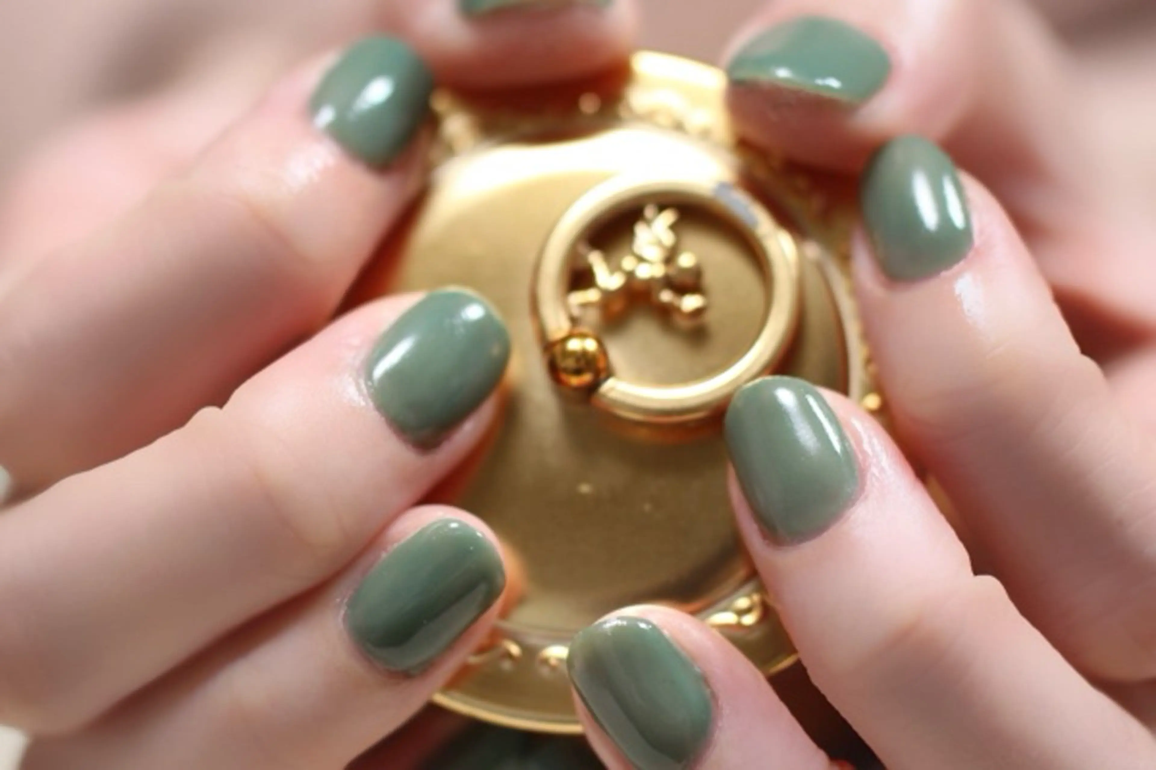 ネイル ジェルネイル ワンカラーネイル ママリンド　志村坂上店所属・しみ えんのネイルデザイン