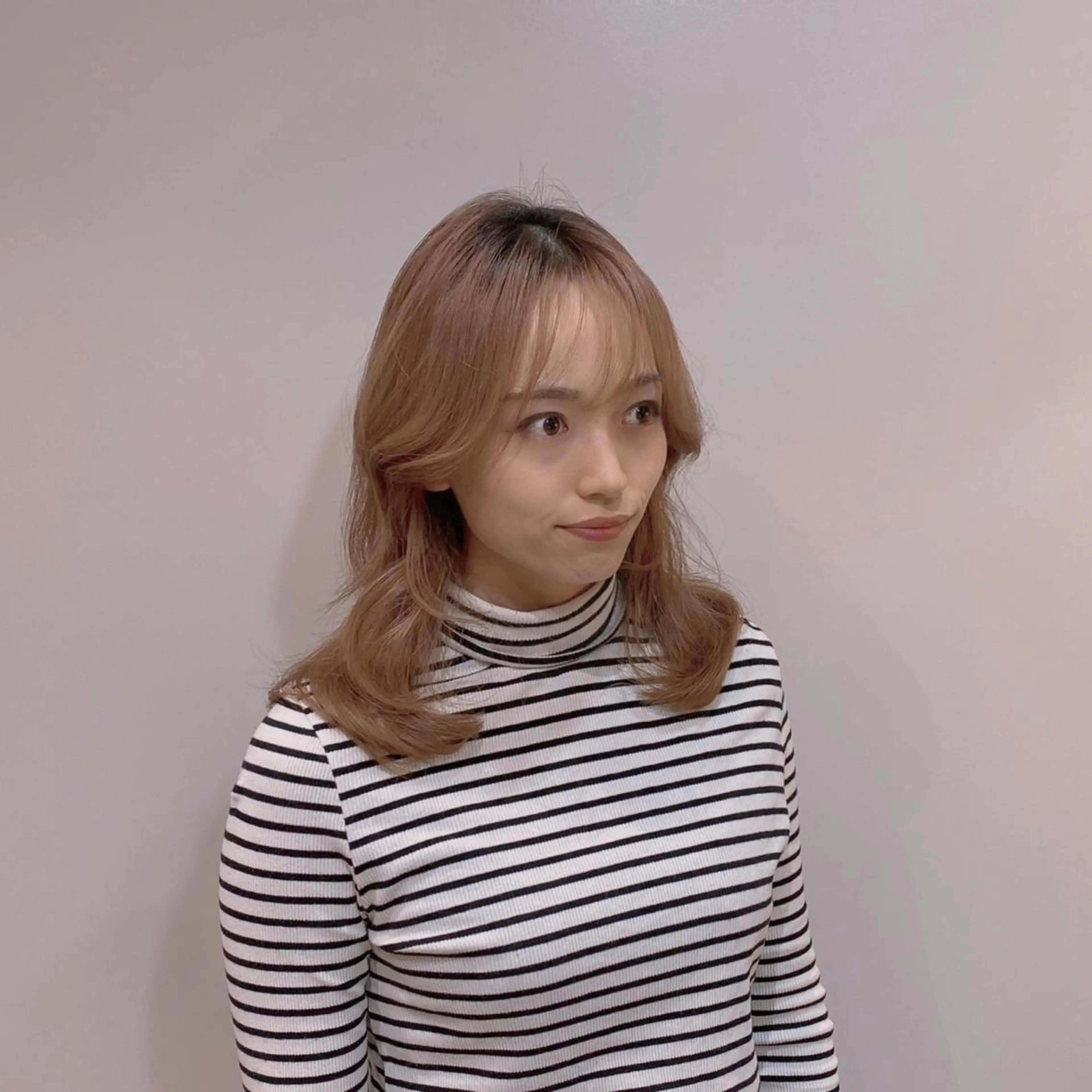 セミロング カット La paix所属・パーソナルカラー lapiax阿部のヘアスタイル