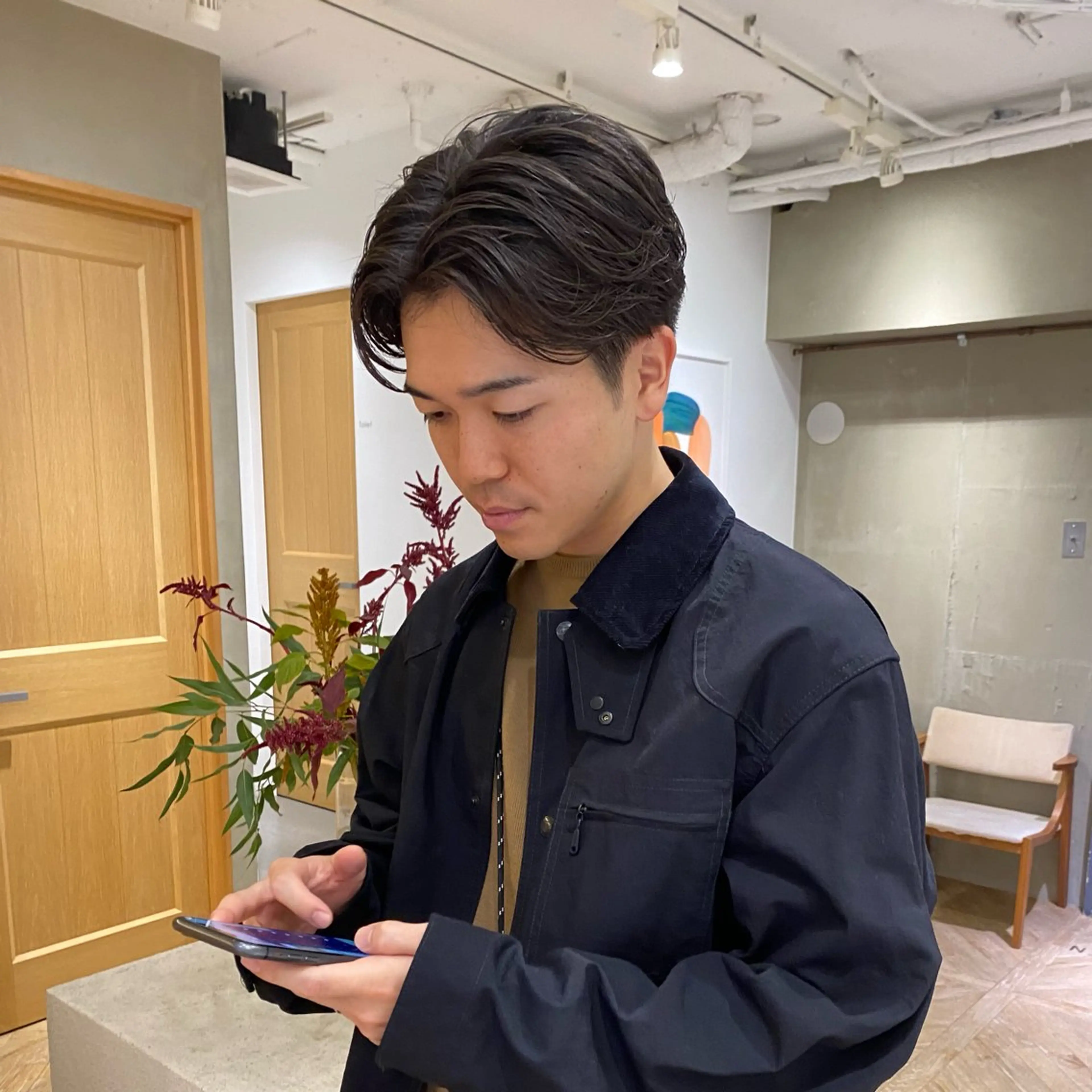 ミディアム パーマ メンズ ミディアムパーマ センターパート ダウンパーマ メンズパーマ ニュアンスパーマ カット メンズカット 田形清流のヘアスタイル