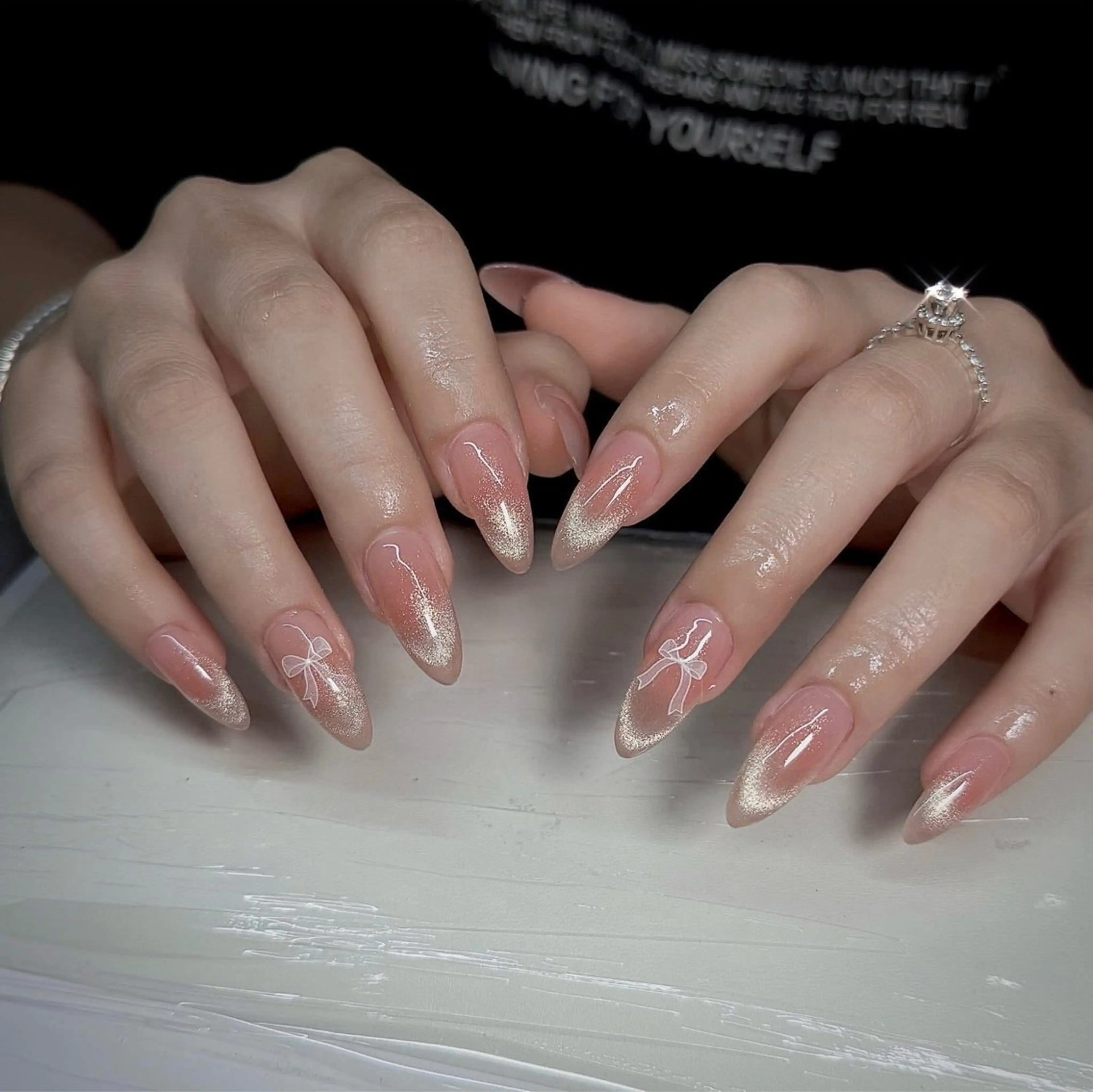 ネイル ハンドネイル トウイ チャンのネイルデザイン