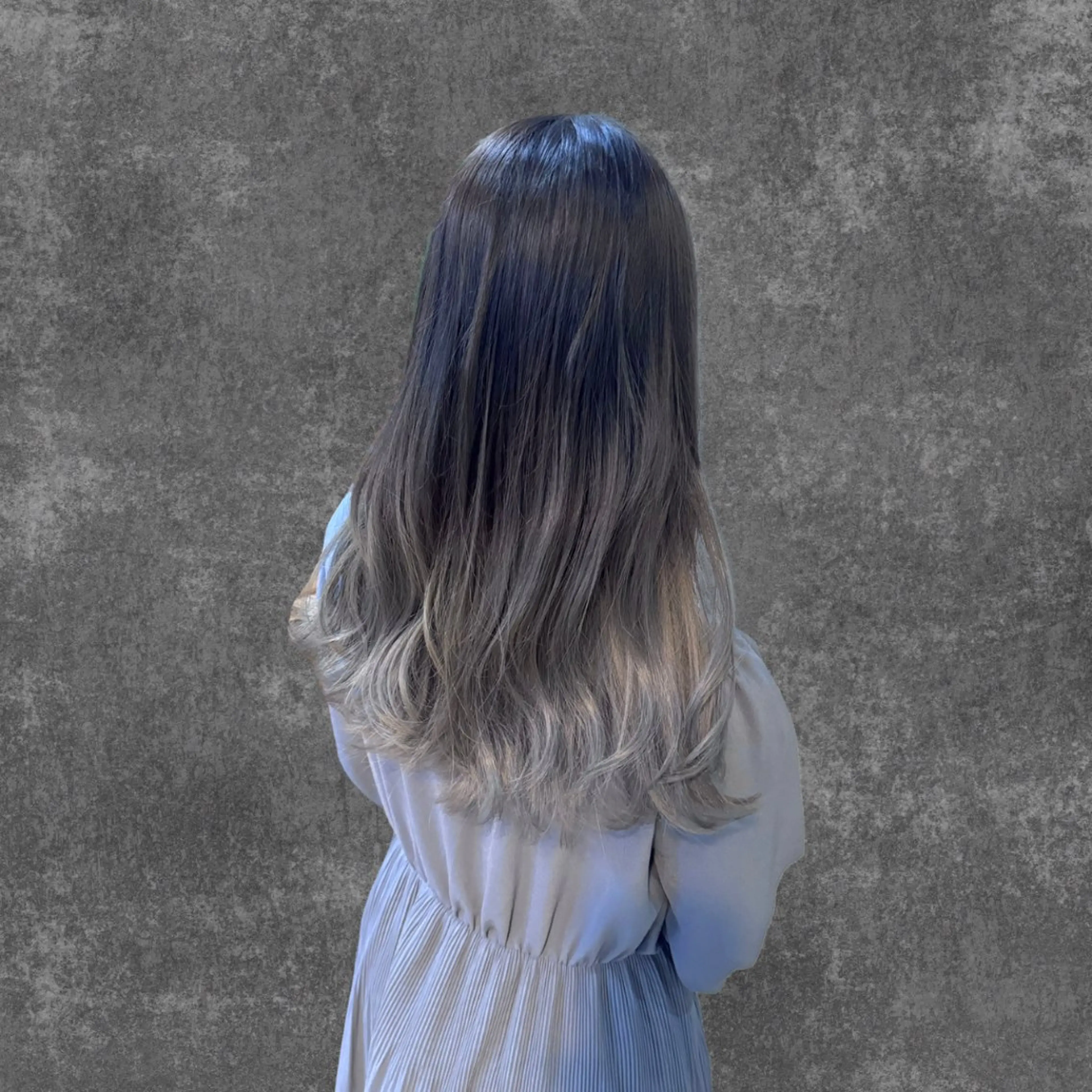 ロング カラー グラデーションカラー シルバー 髪質改善/美髪矯正/ ハッシュカット/韓国のヘアスタイル