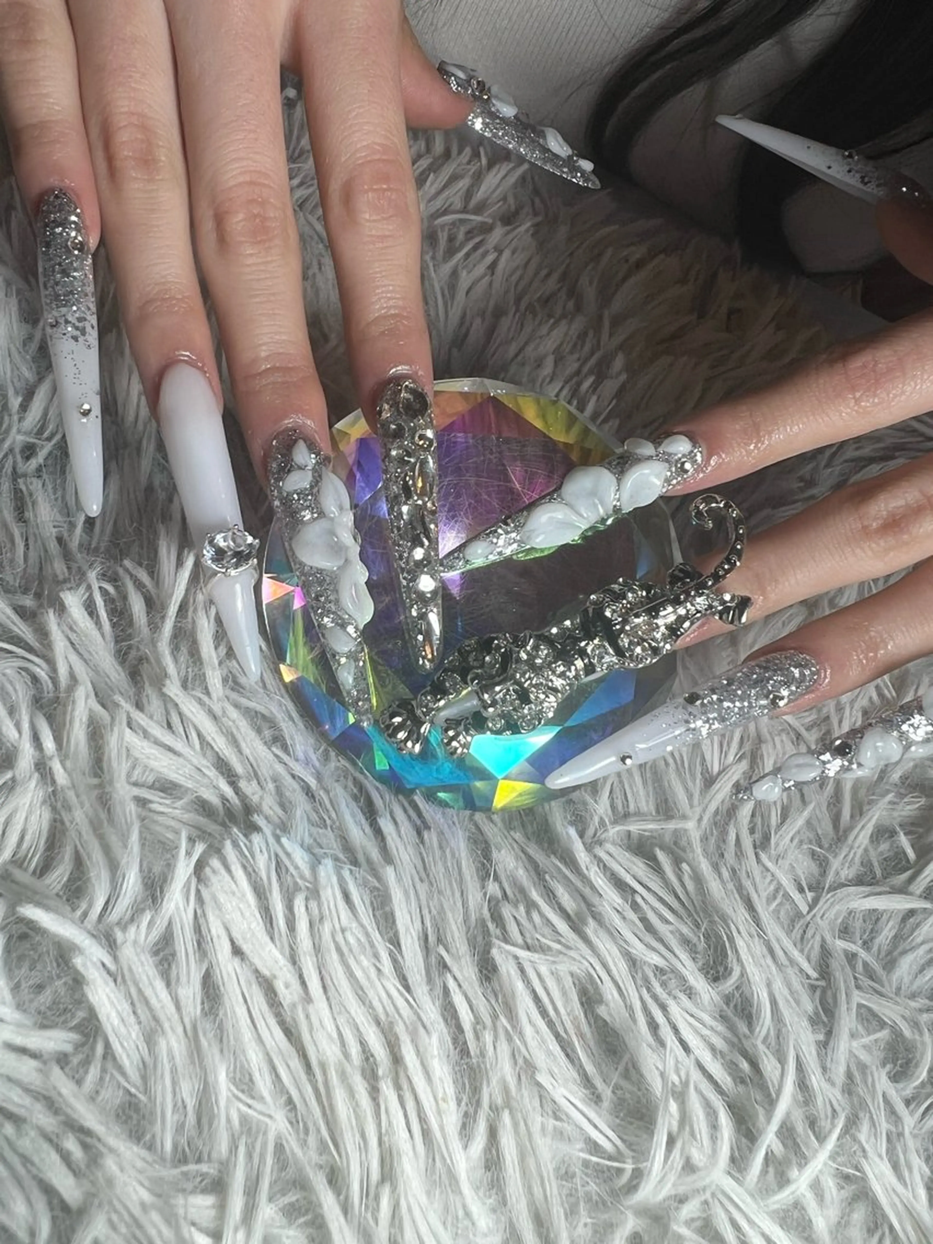 ネイル 成人式 ロングネイル スカルプネイル ハンドネイル シェヌネイル JURAのネイルデザイン