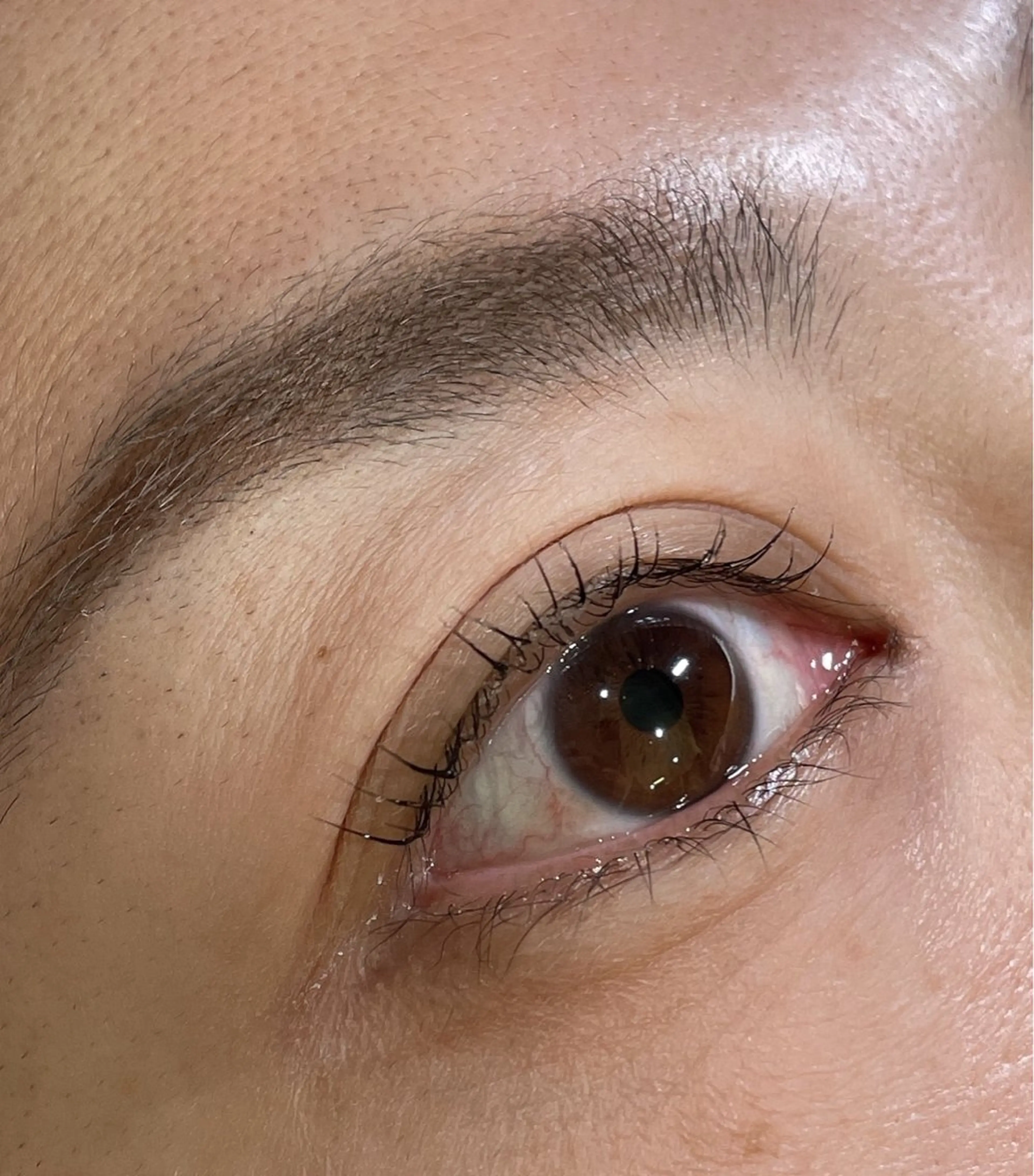 マツエク・マツパ cure所属・井上 真里奈のヘアスタイル