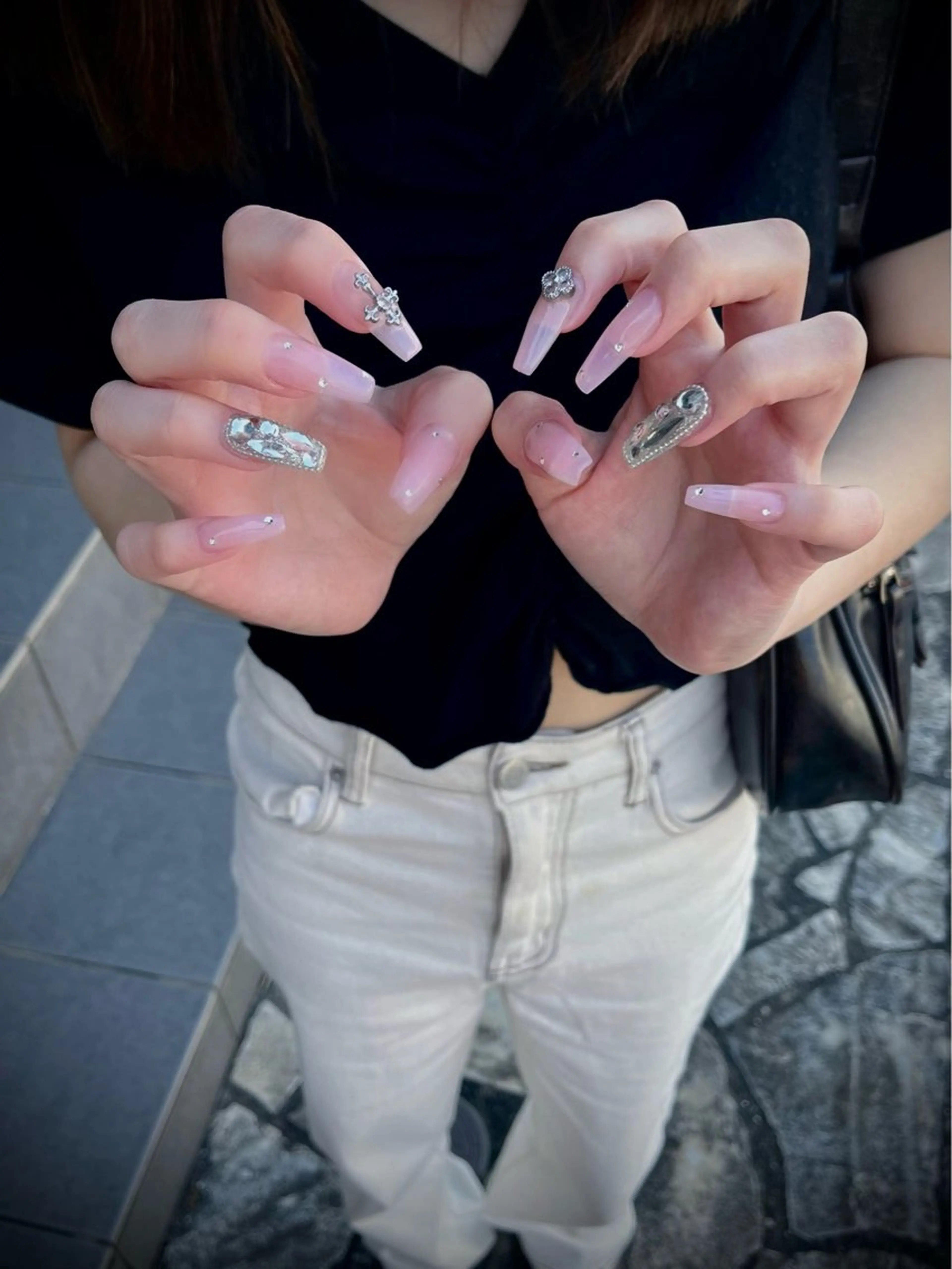 ネイル フットネイル キラキラネイル マグネットネイル ワンカラーネイル スカルプネイル nine.🦋 YUKOのネイルデザイン