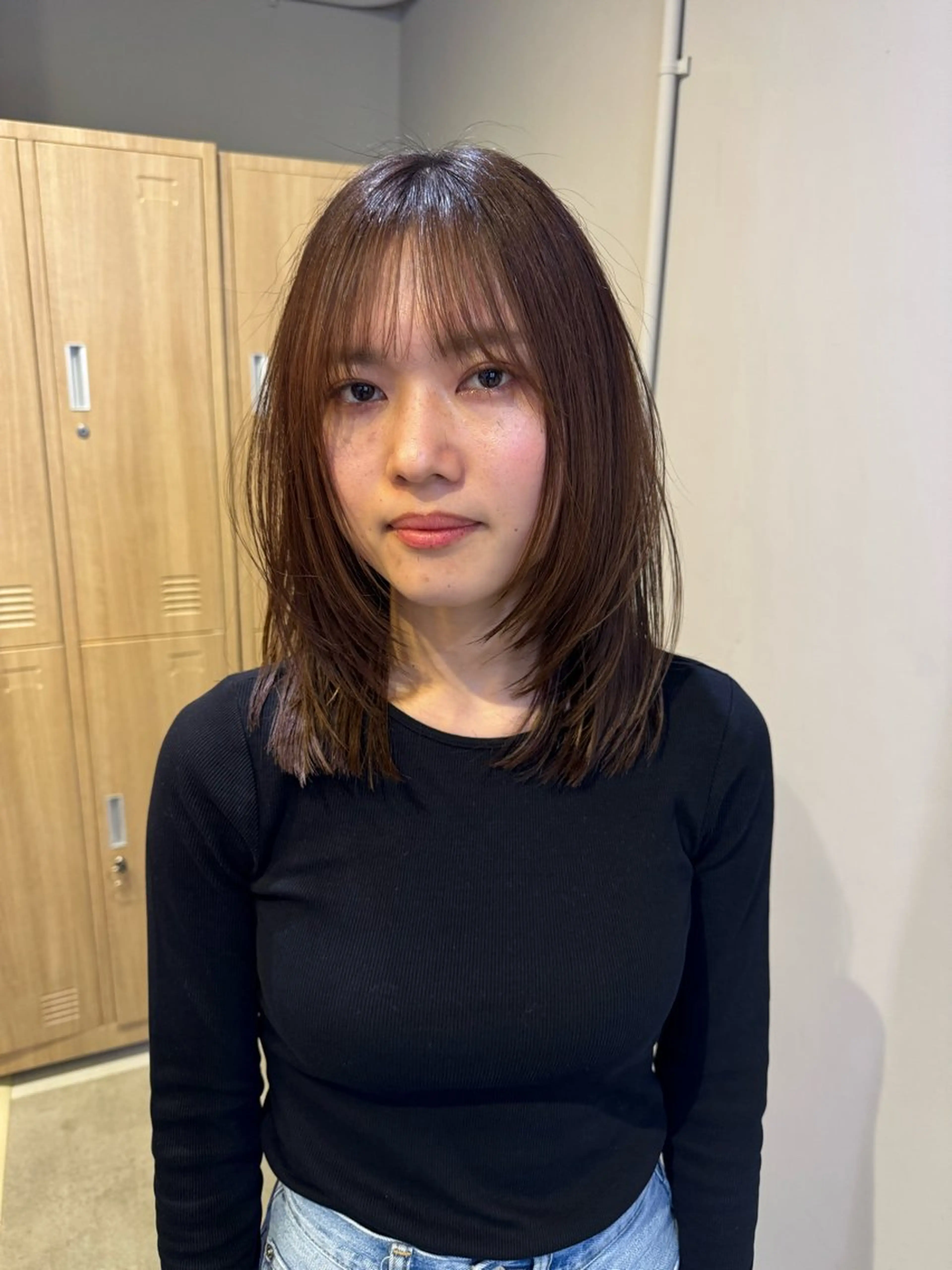 ミディアム カラー カット ヘアカラー トリートメント 鈴木駿介 レイヤーカットのヘアスタイル