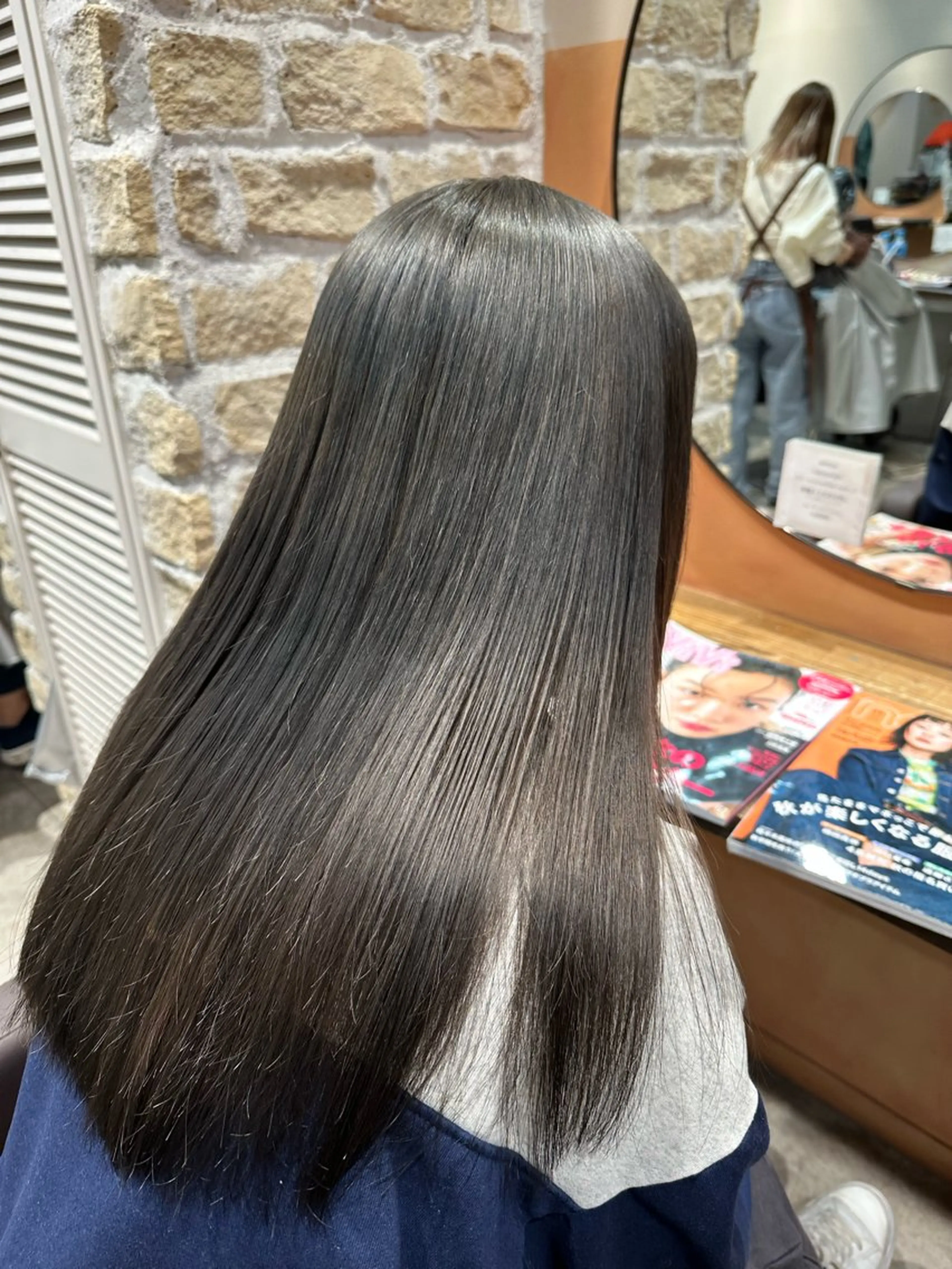 セミロング カラー グレージュ カット ヘアカラー トリートメント yu-kiハイトーン /ブリーチ無しカラーのヘアスタイル