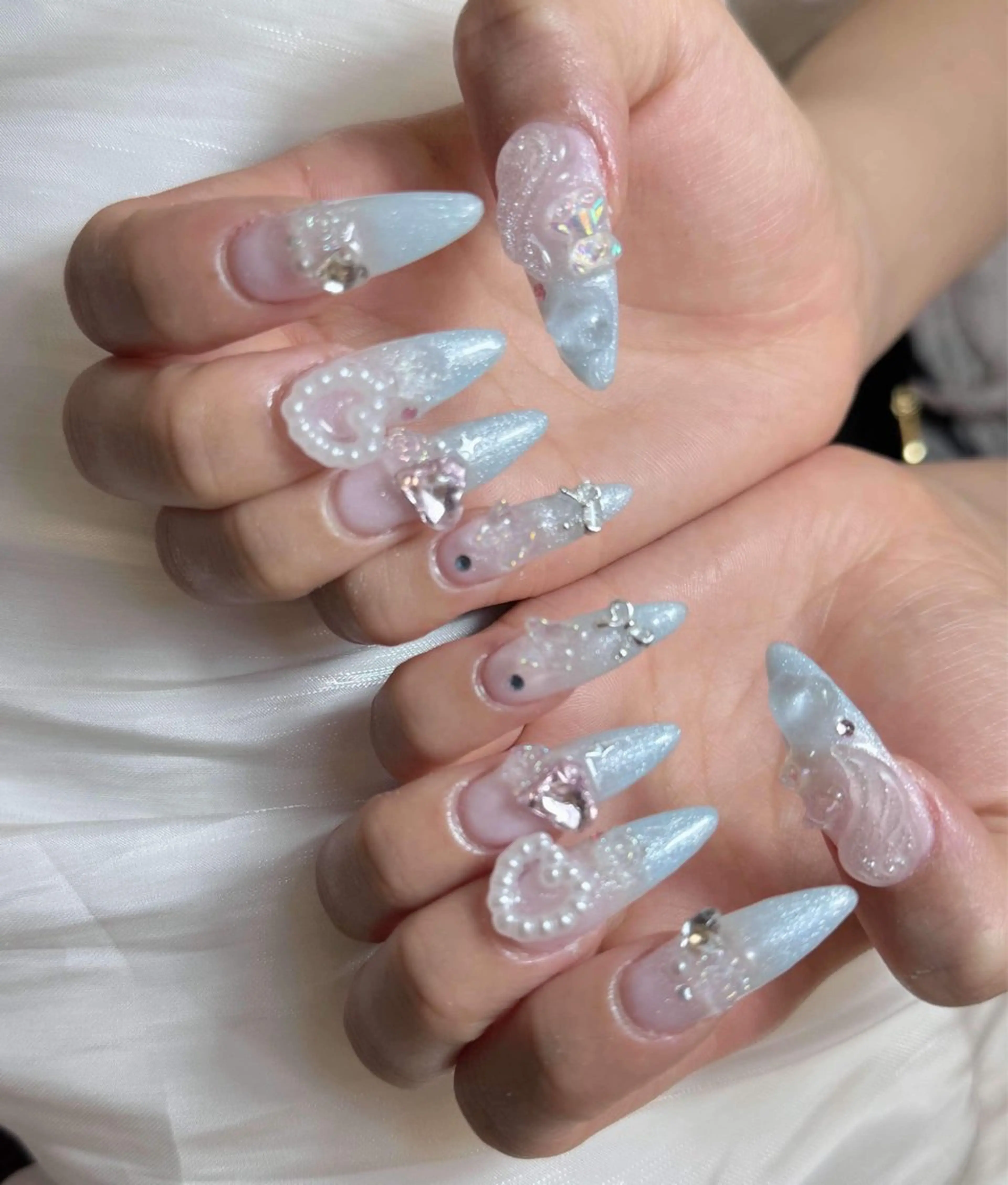 ネイル チークネイル フレンチネイル ジェルネイル ガラスフレンチ 韓国ネイル ハンドネイル ハンドケア Anh Nail 歌舞伎町のネイルデザイン