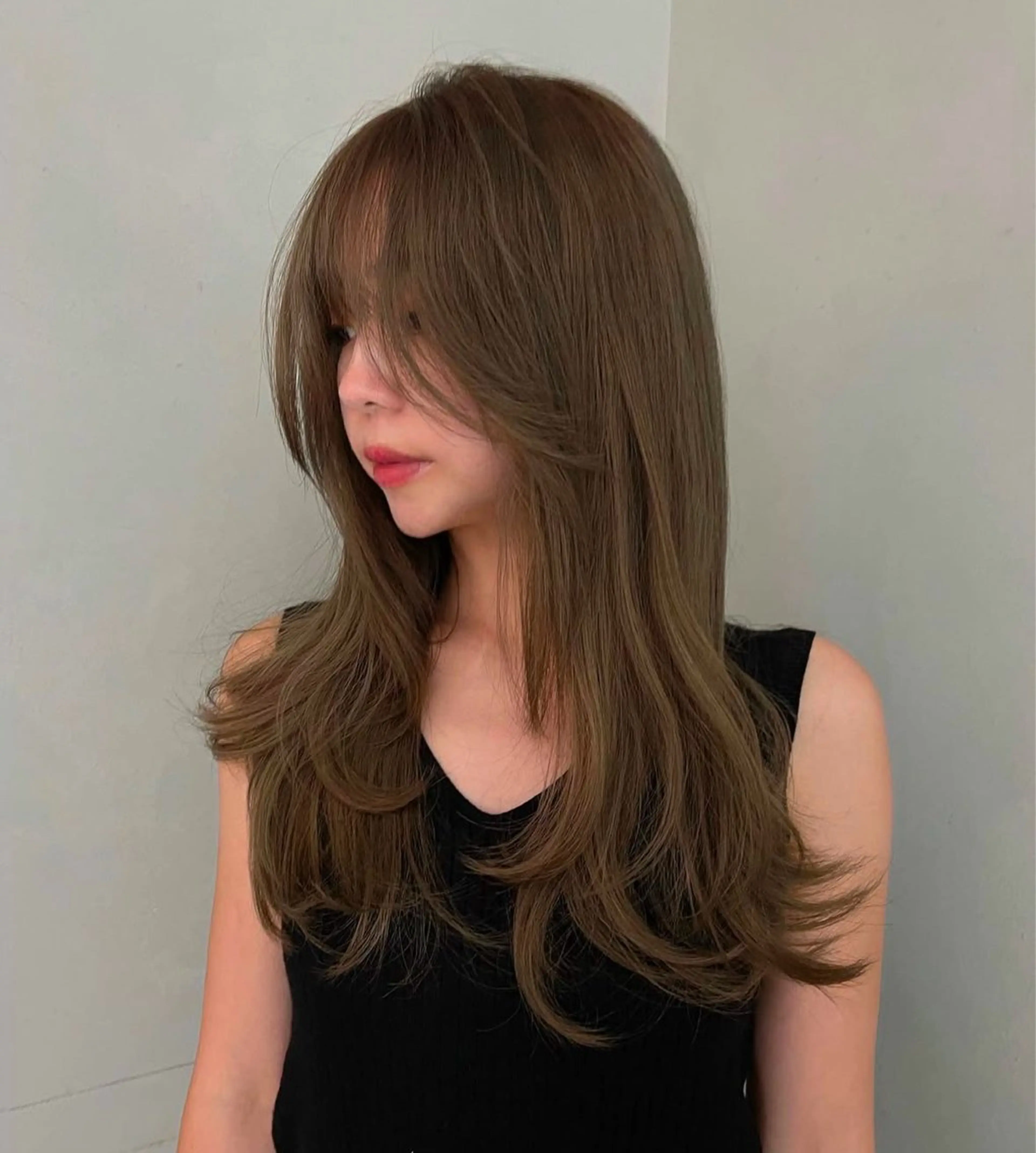 ロング カラー ヘアアレンジ ベージュカラー 透明感カラー グレージュ オリーブベージュ オリーブグレージュ カット ヘアカラー トリートメント 🌟🍒ハイトーン 韓国ヘア/ユウミのヘアスタイル