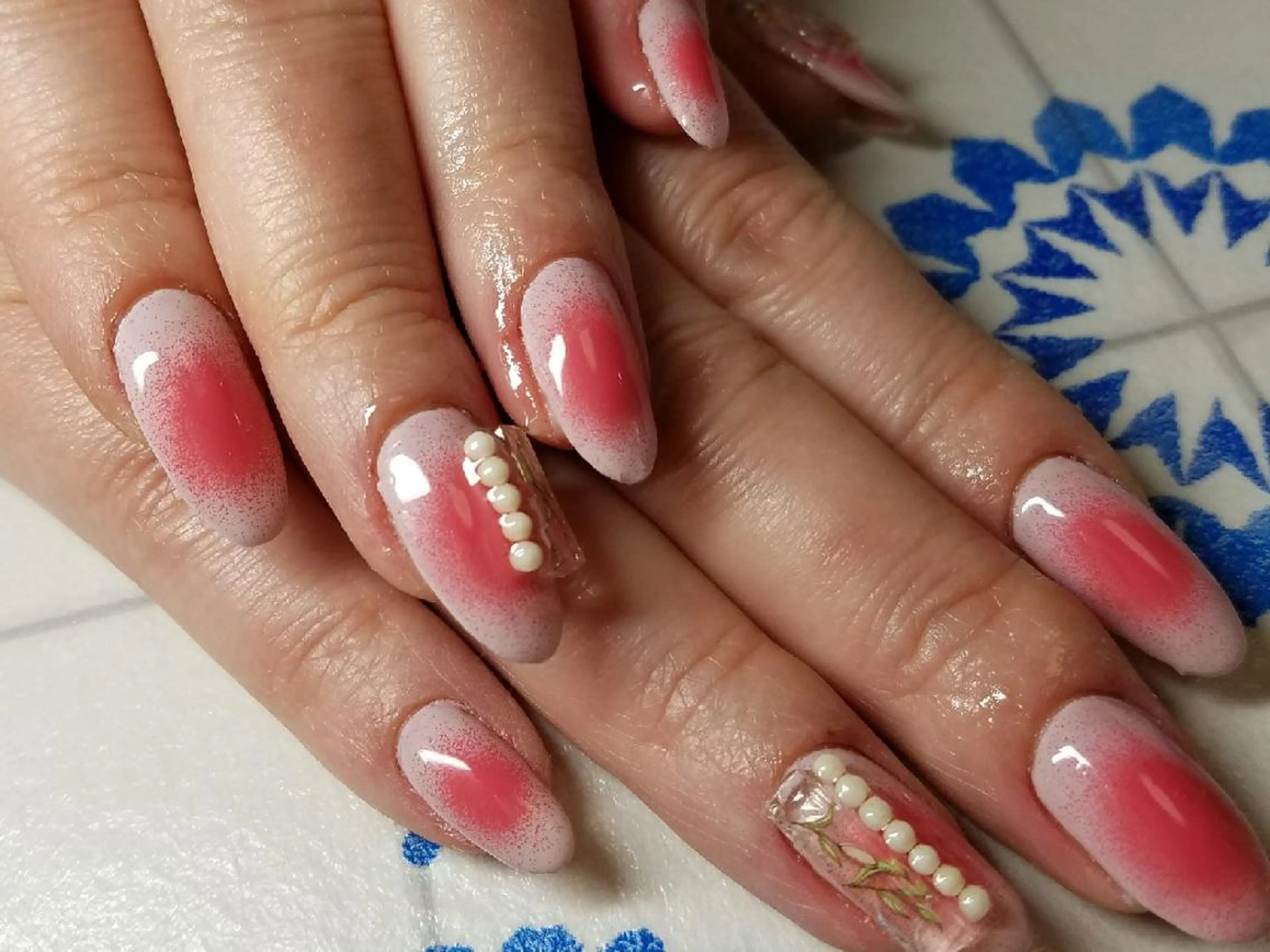 エアジェルグラデーションネイル(オフ&ケア)アート各指１本&パーツ付きの写真